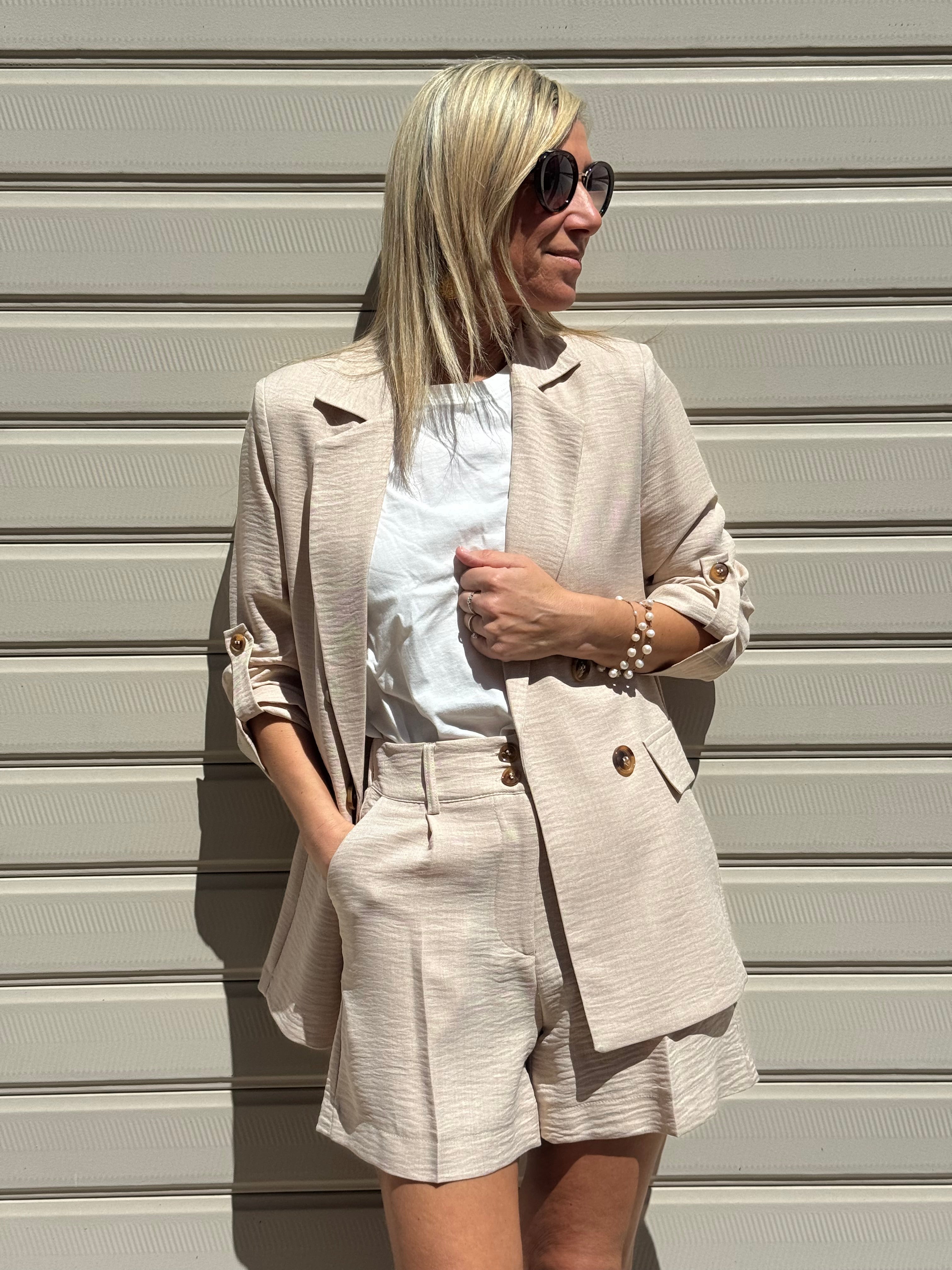 Shorts due bottoni artigli