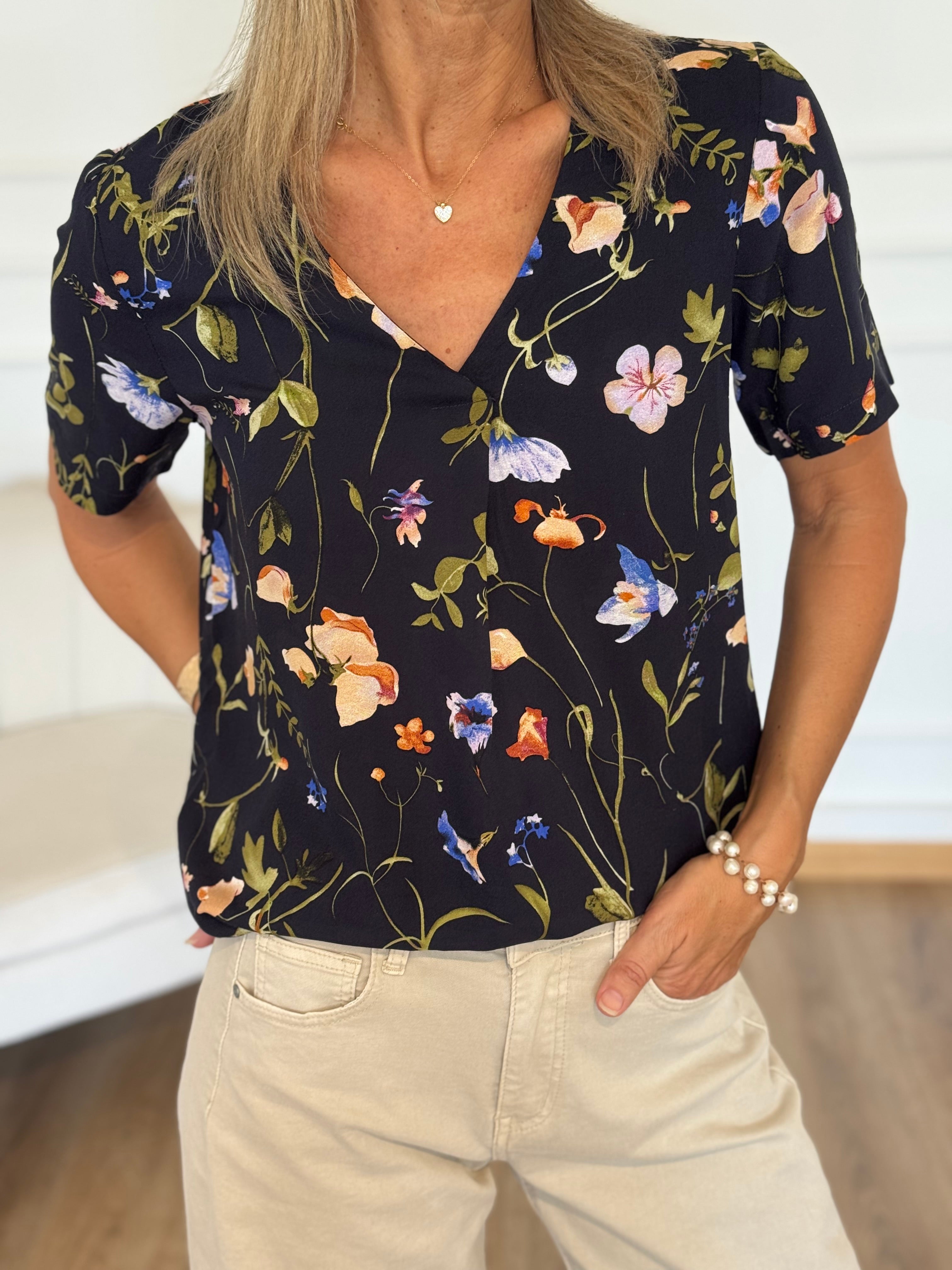 Blusa flora jdy