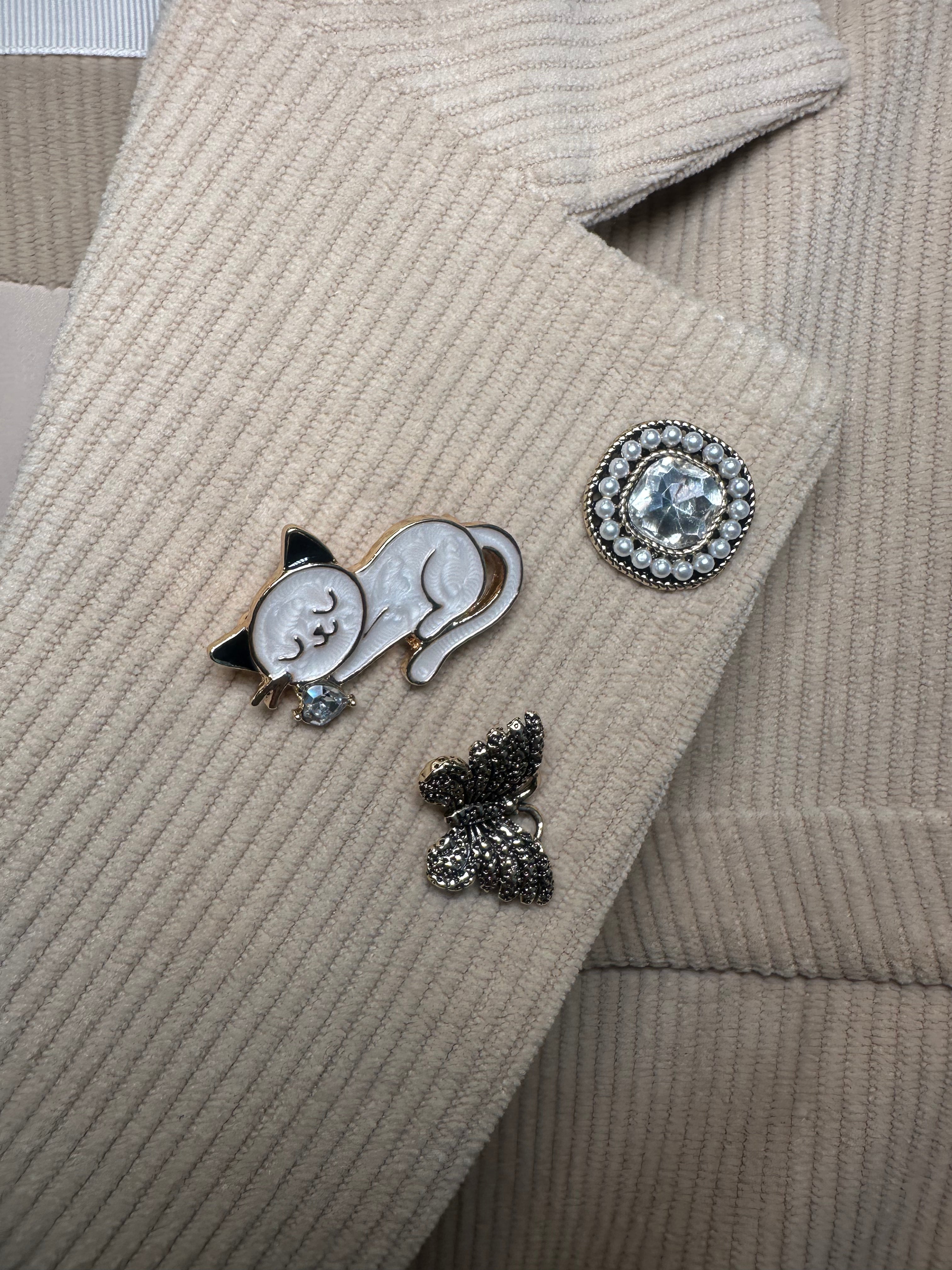 Set spille gatto bianco