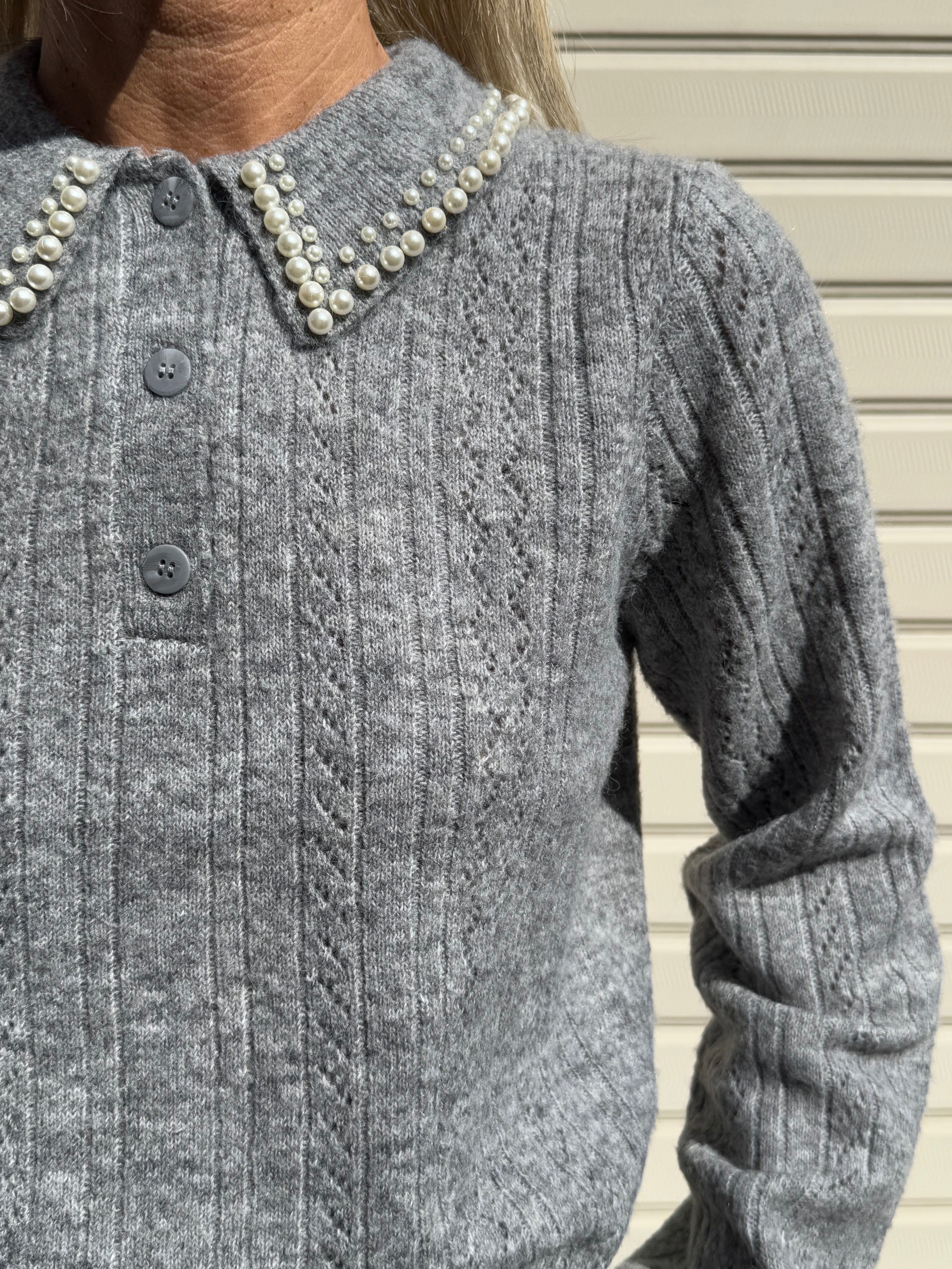 Maglia colletto perle