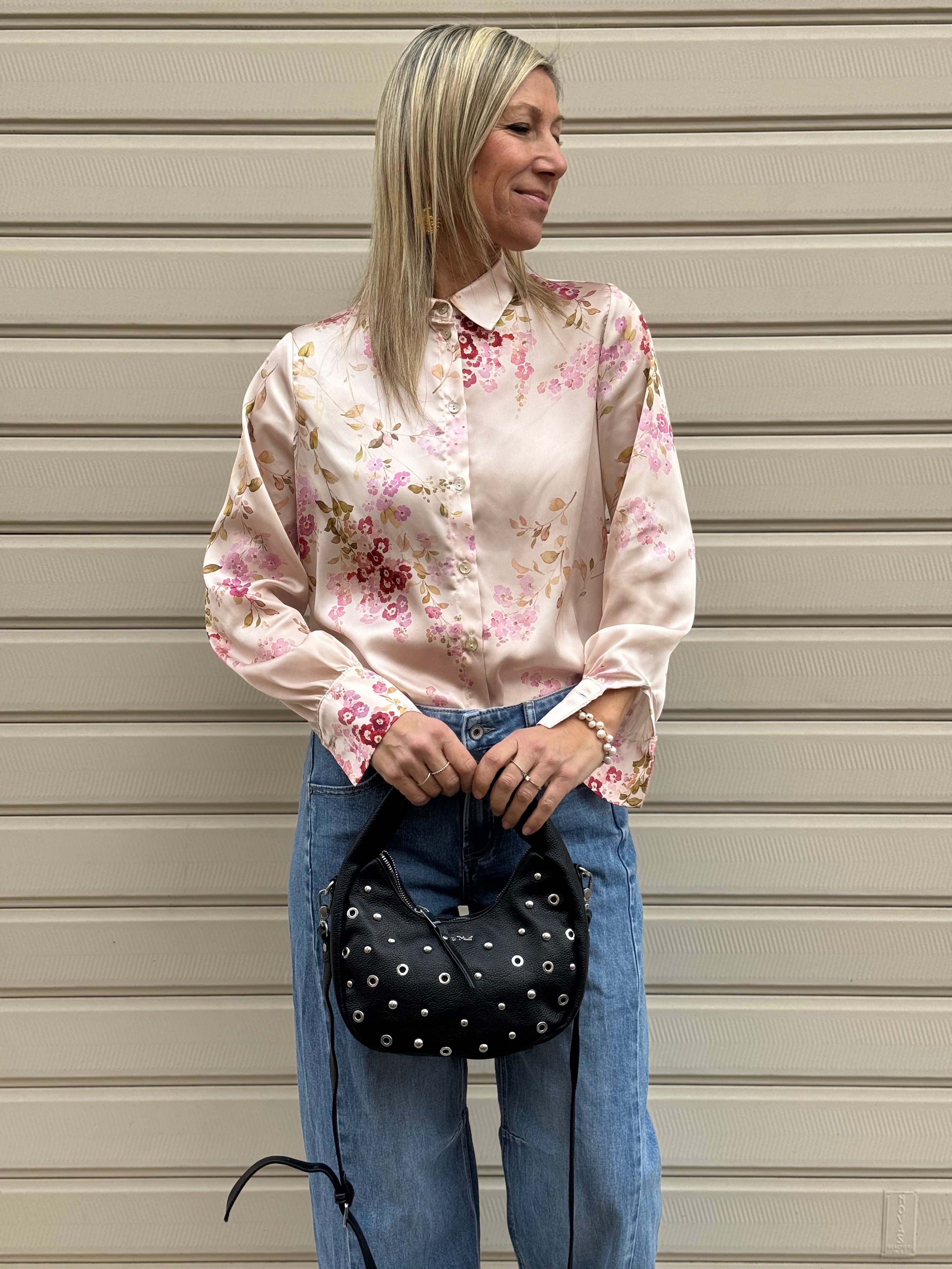 Borsa mezzaluna borchie Mimì