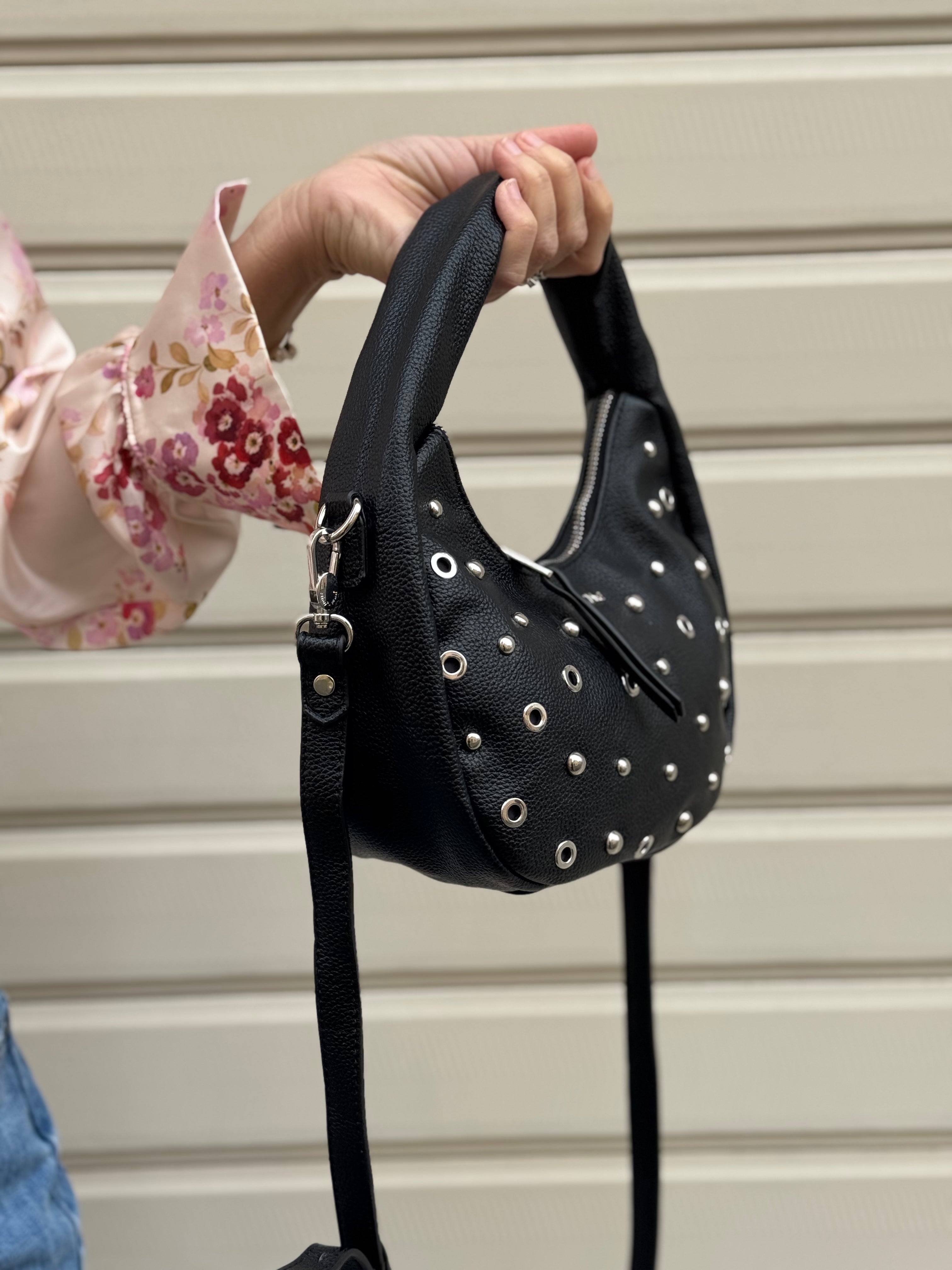 Borsa mezzaluna borchie Mimì