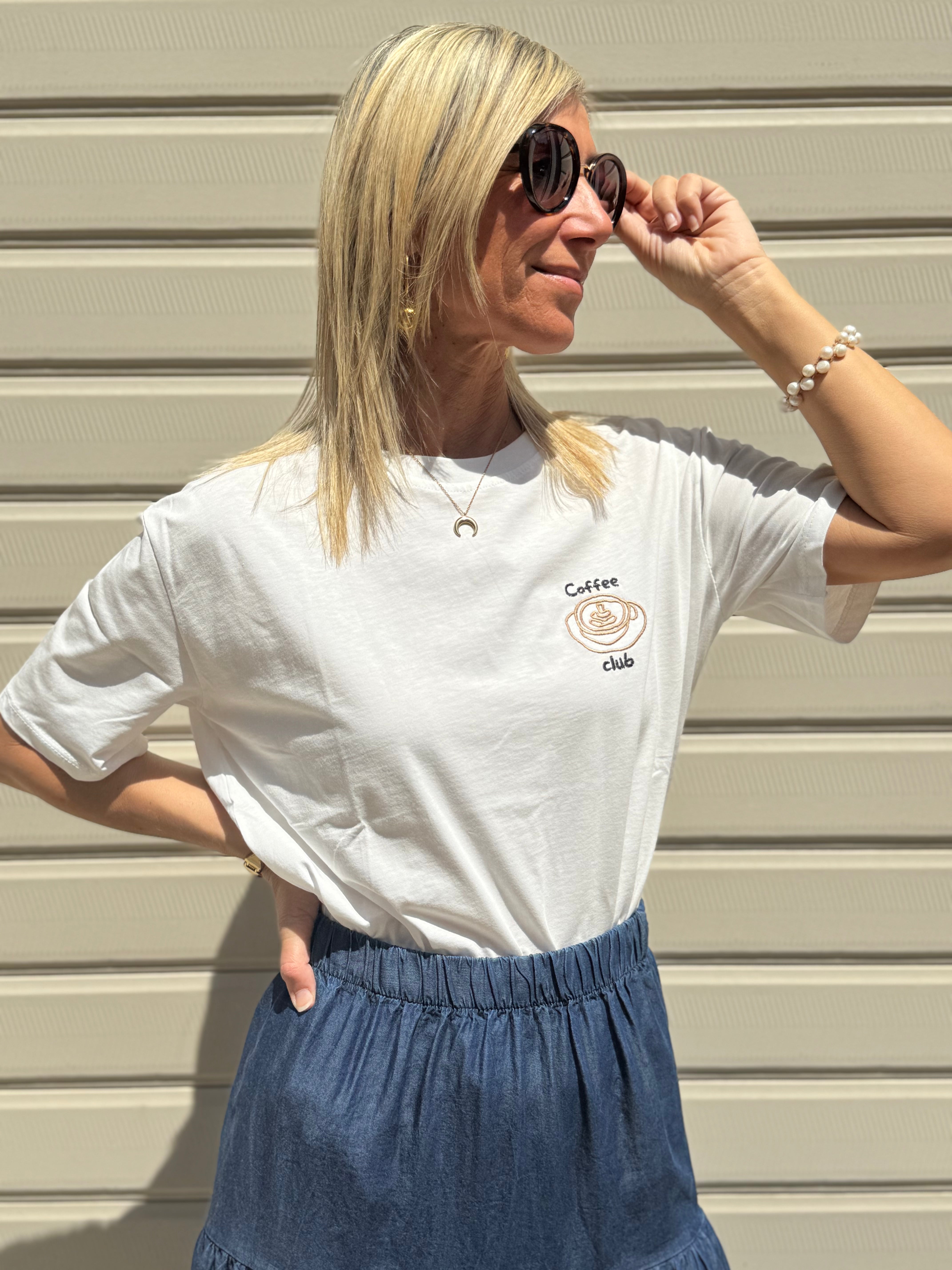 Tshirt coffee club adora ☕