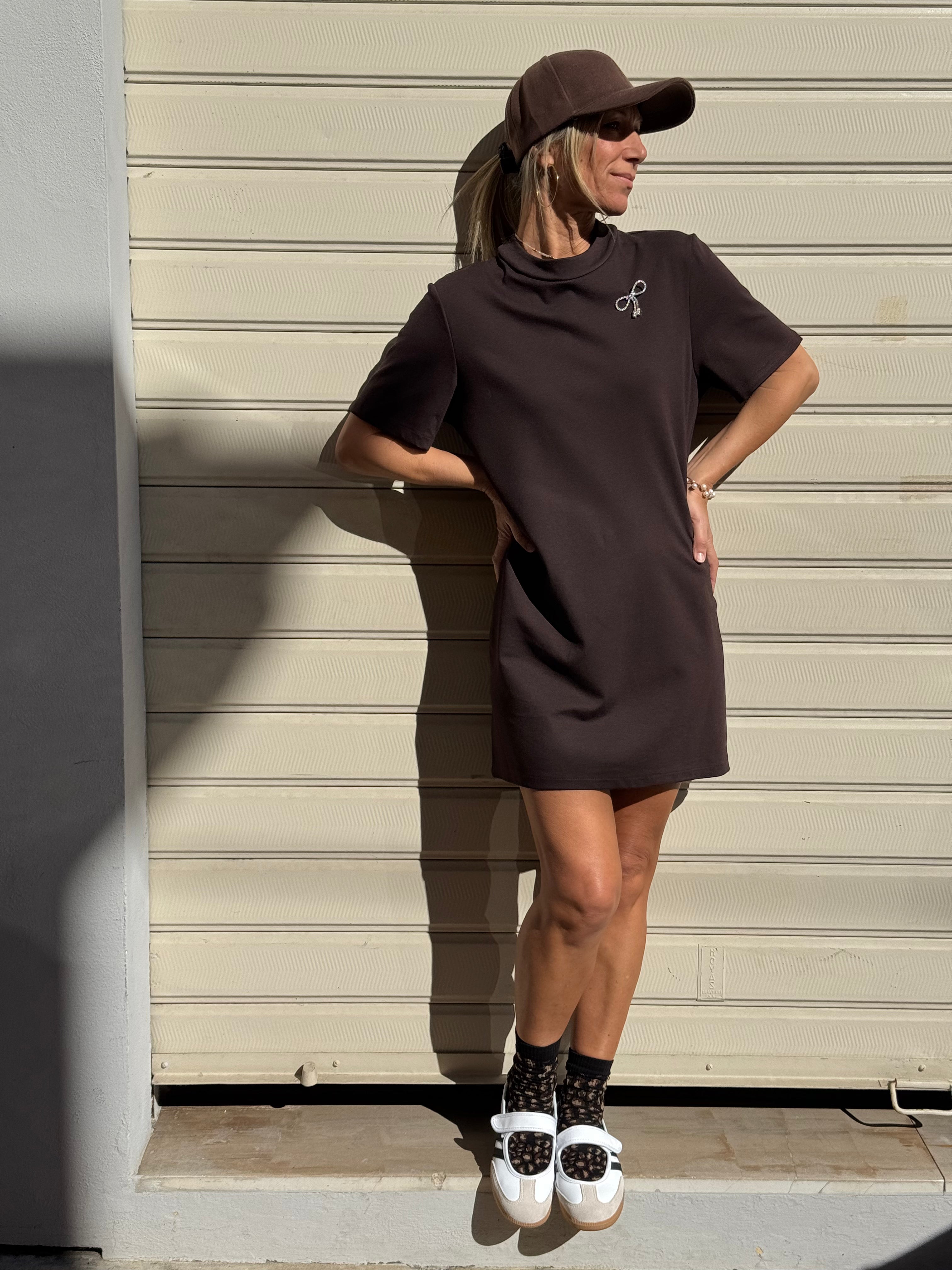 Abito spilla fiocco adora