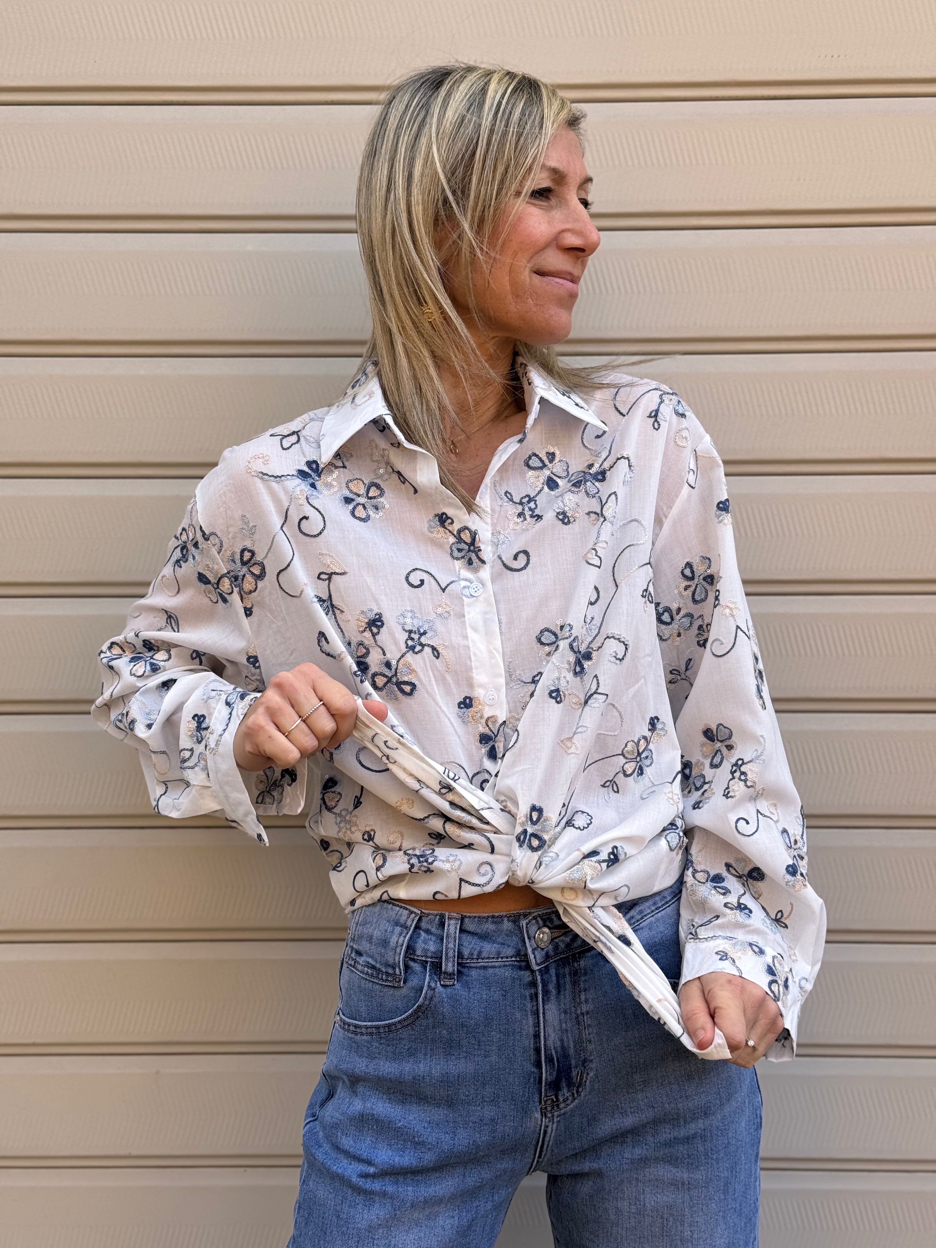 Camicia ricami e paillettes adora