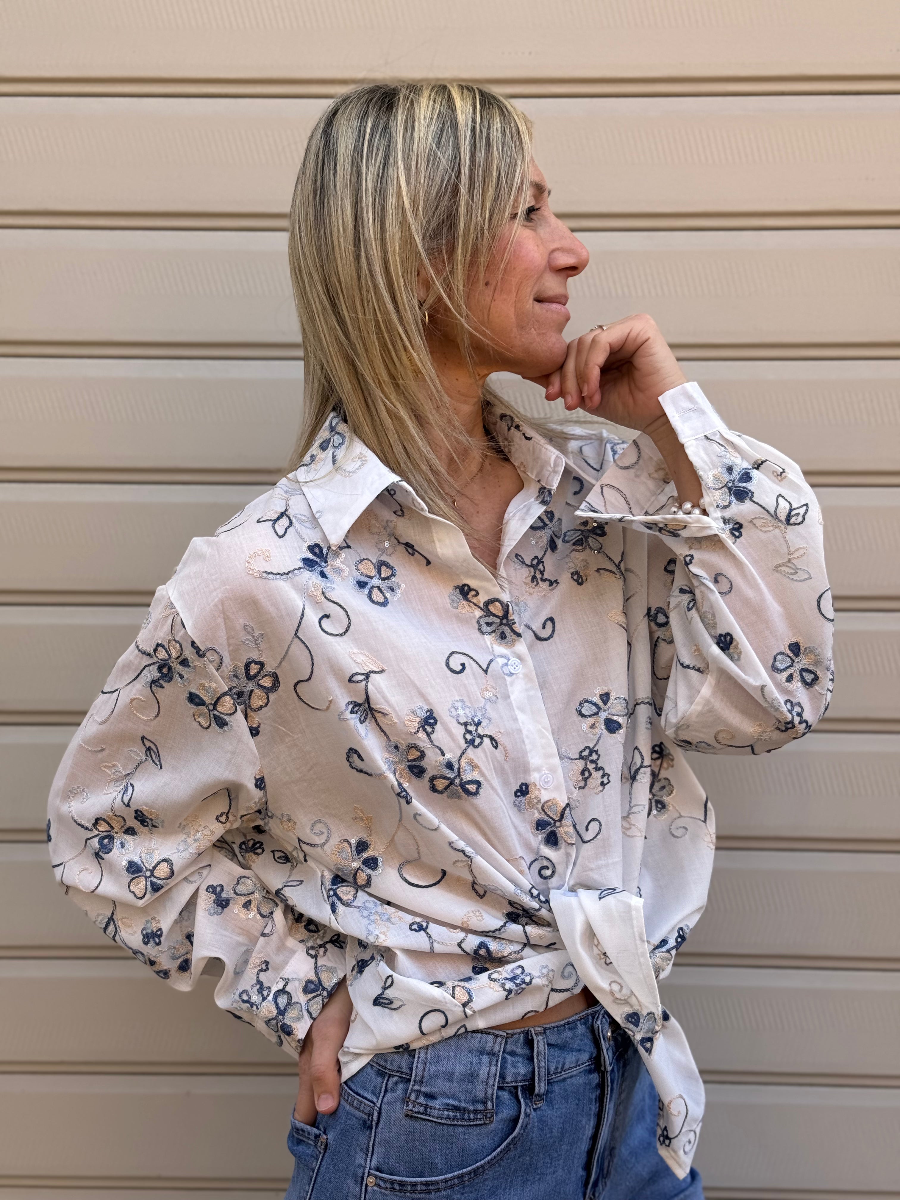 Camicia ricami e paillettes adora