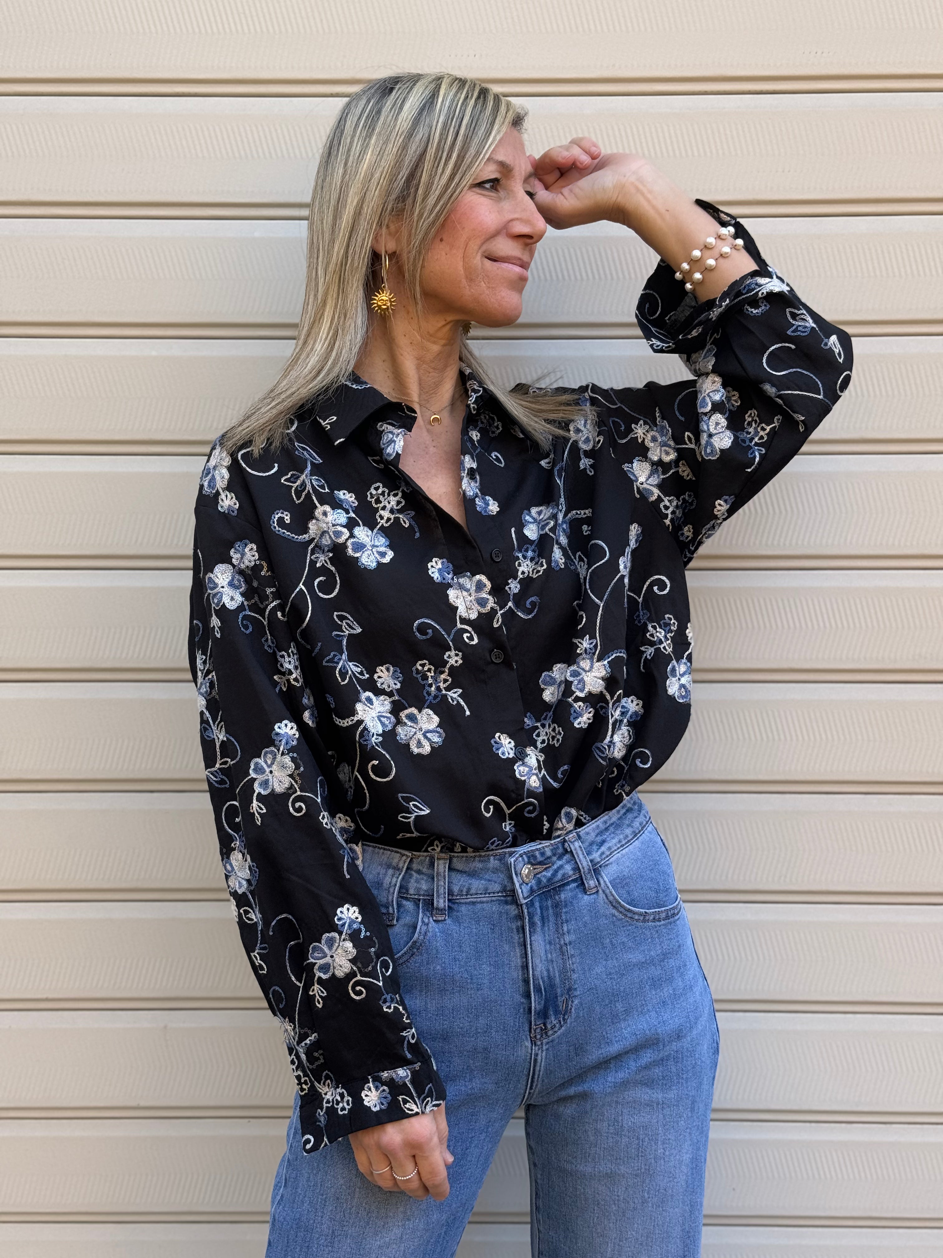 Camicia ricami e paillettes adora