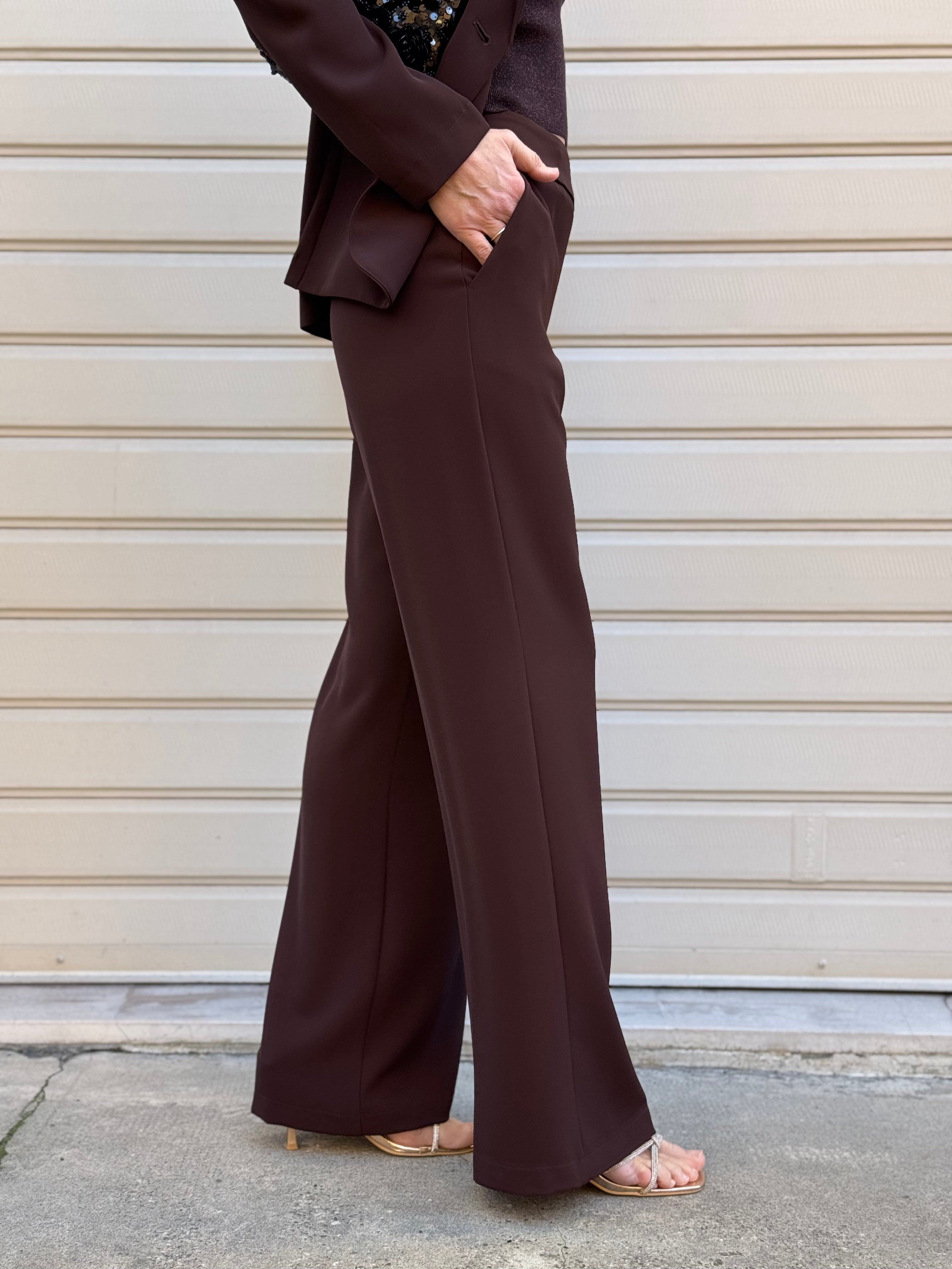 Tailleur fluido kontatto