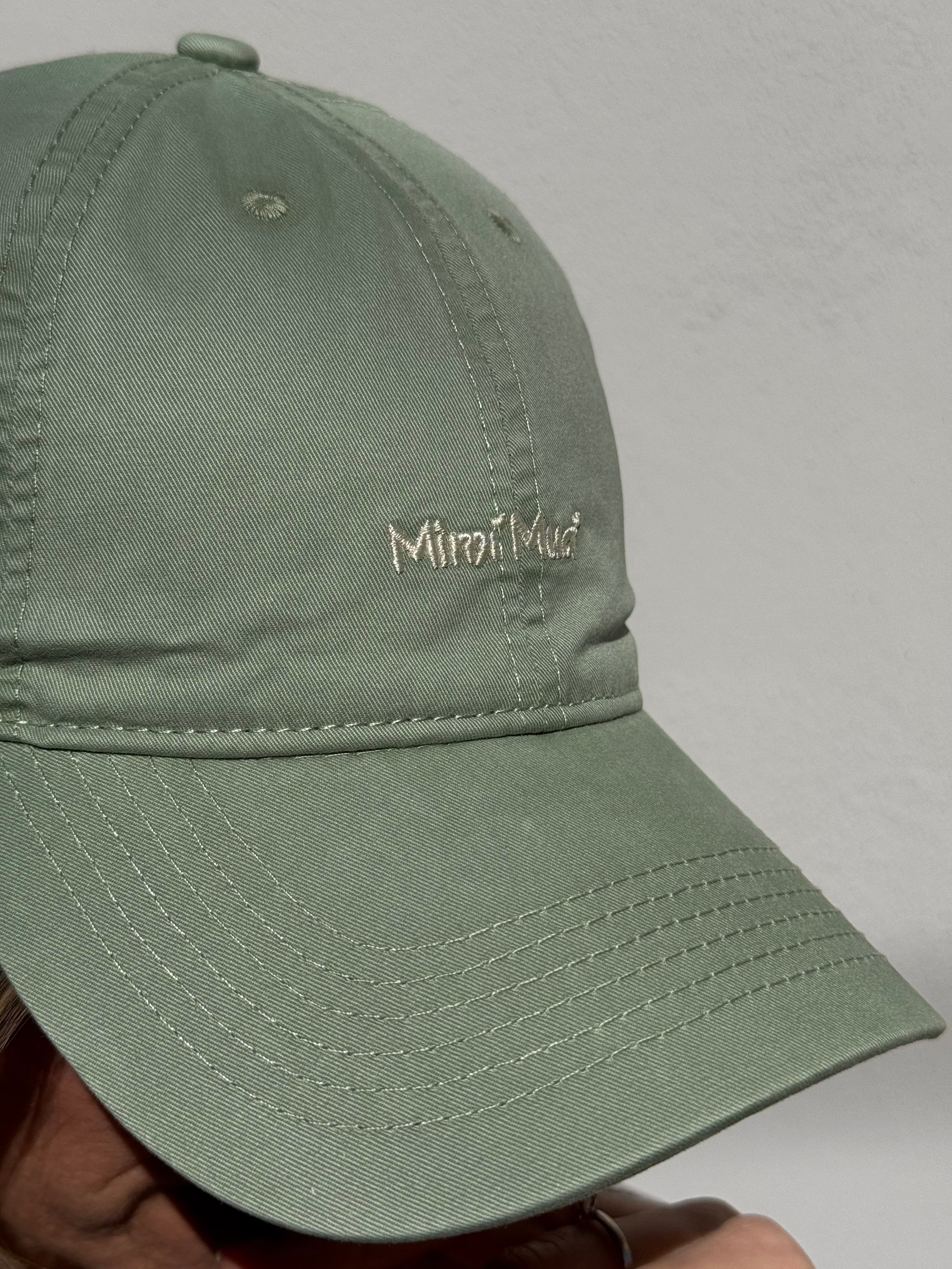 Cappello con visiera mimì