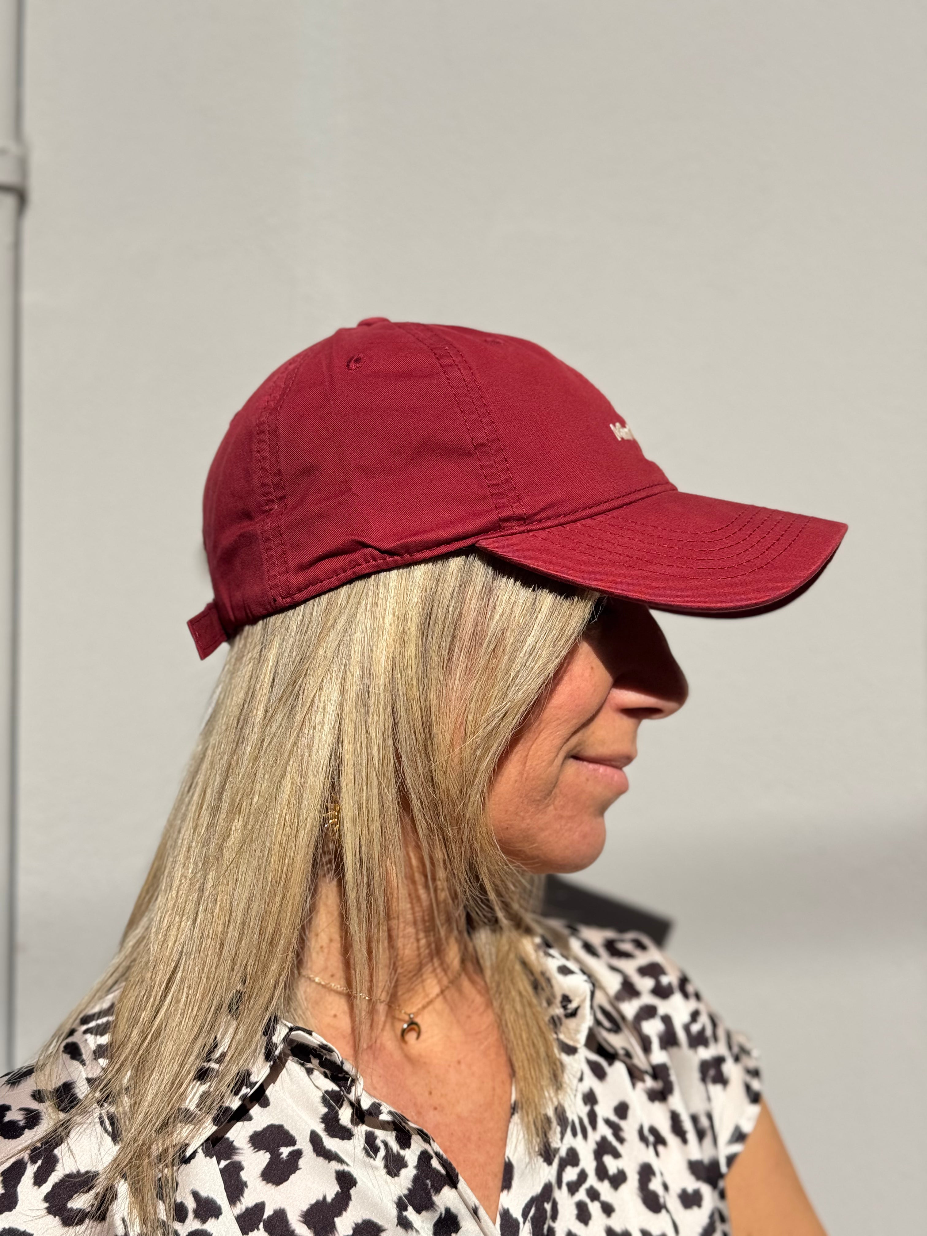 Cappello con visiera mimì