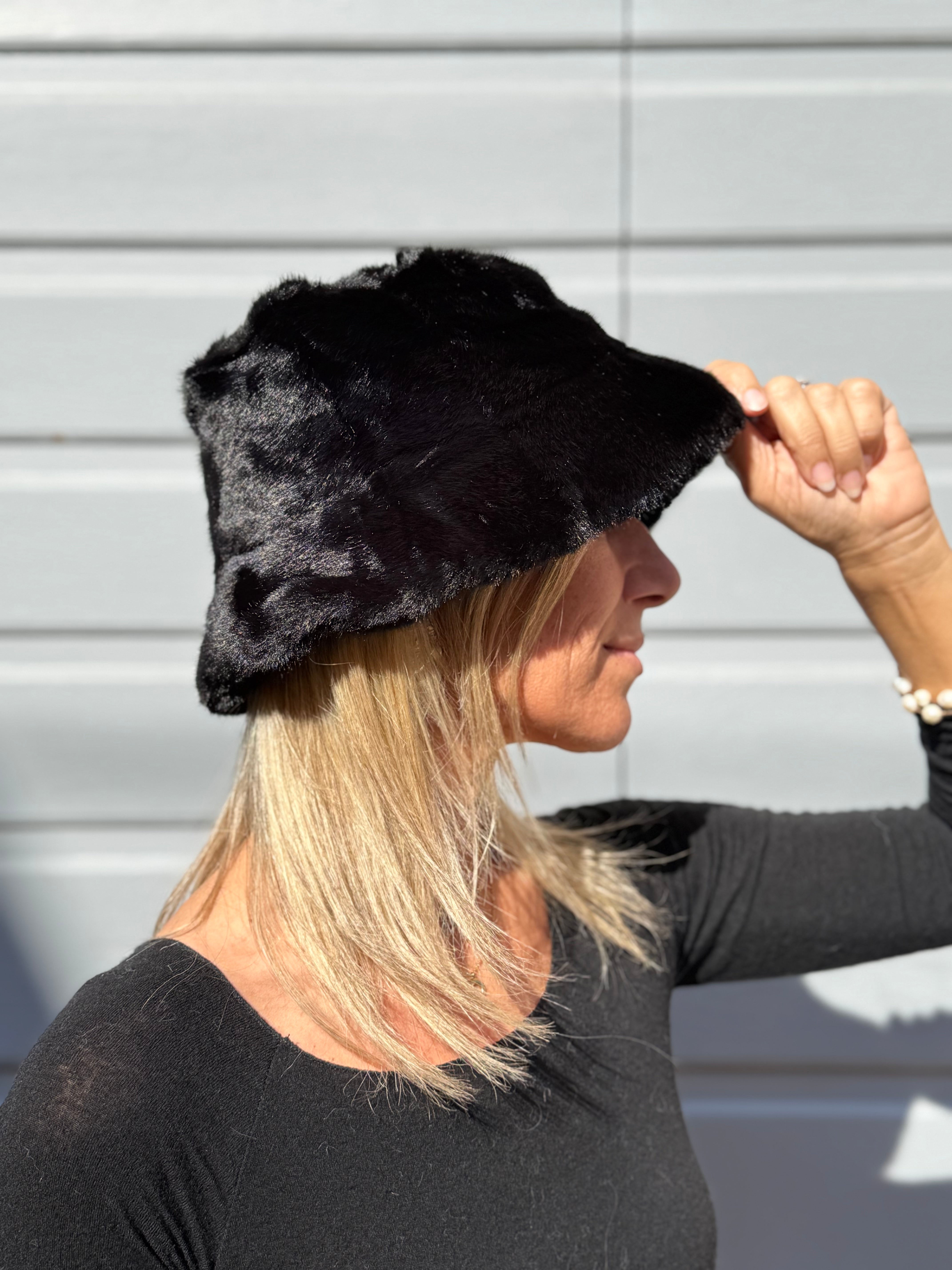 Cappello bucket ecopelliccia