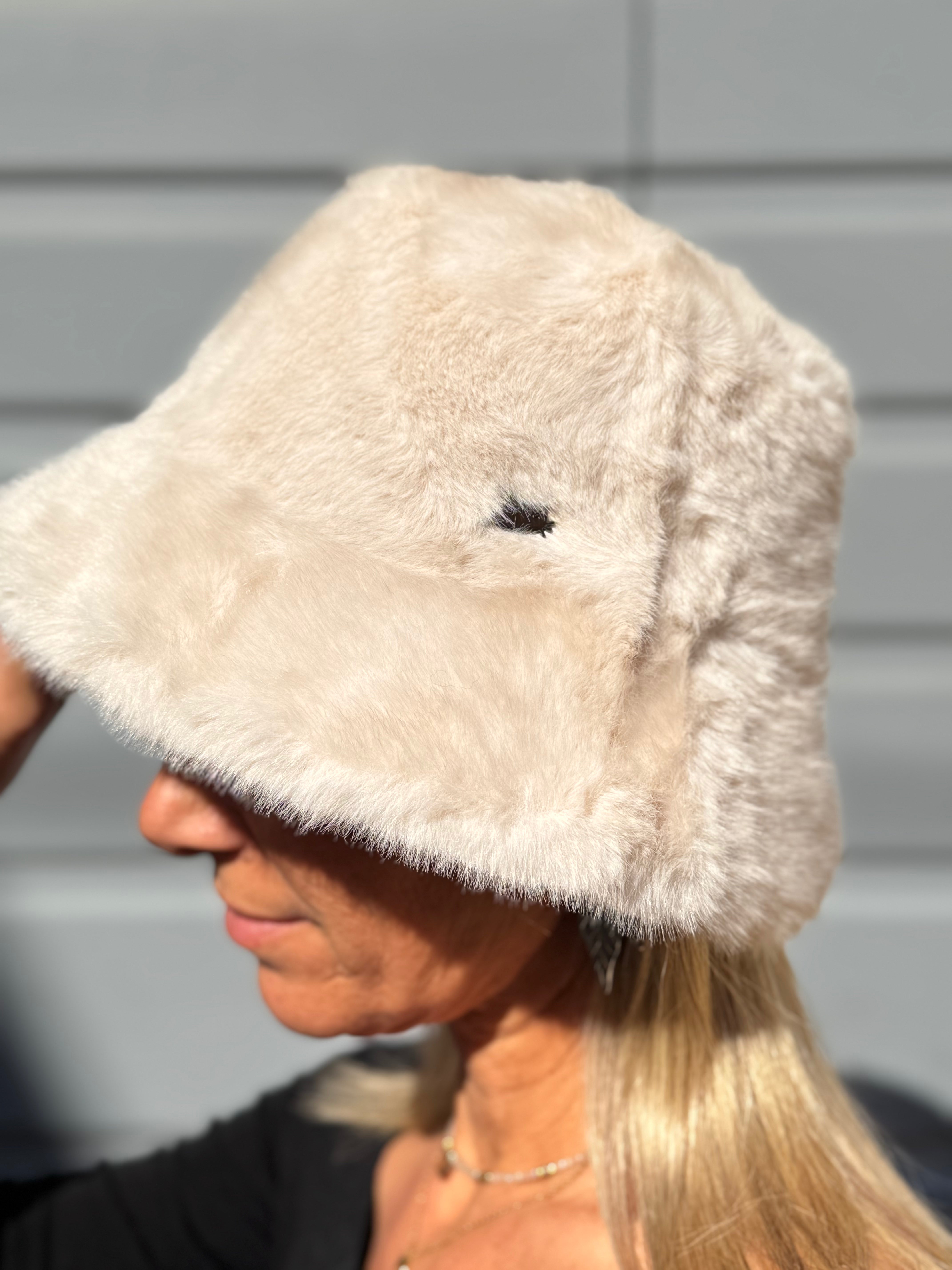 Cappello bucket ecopelliccia
