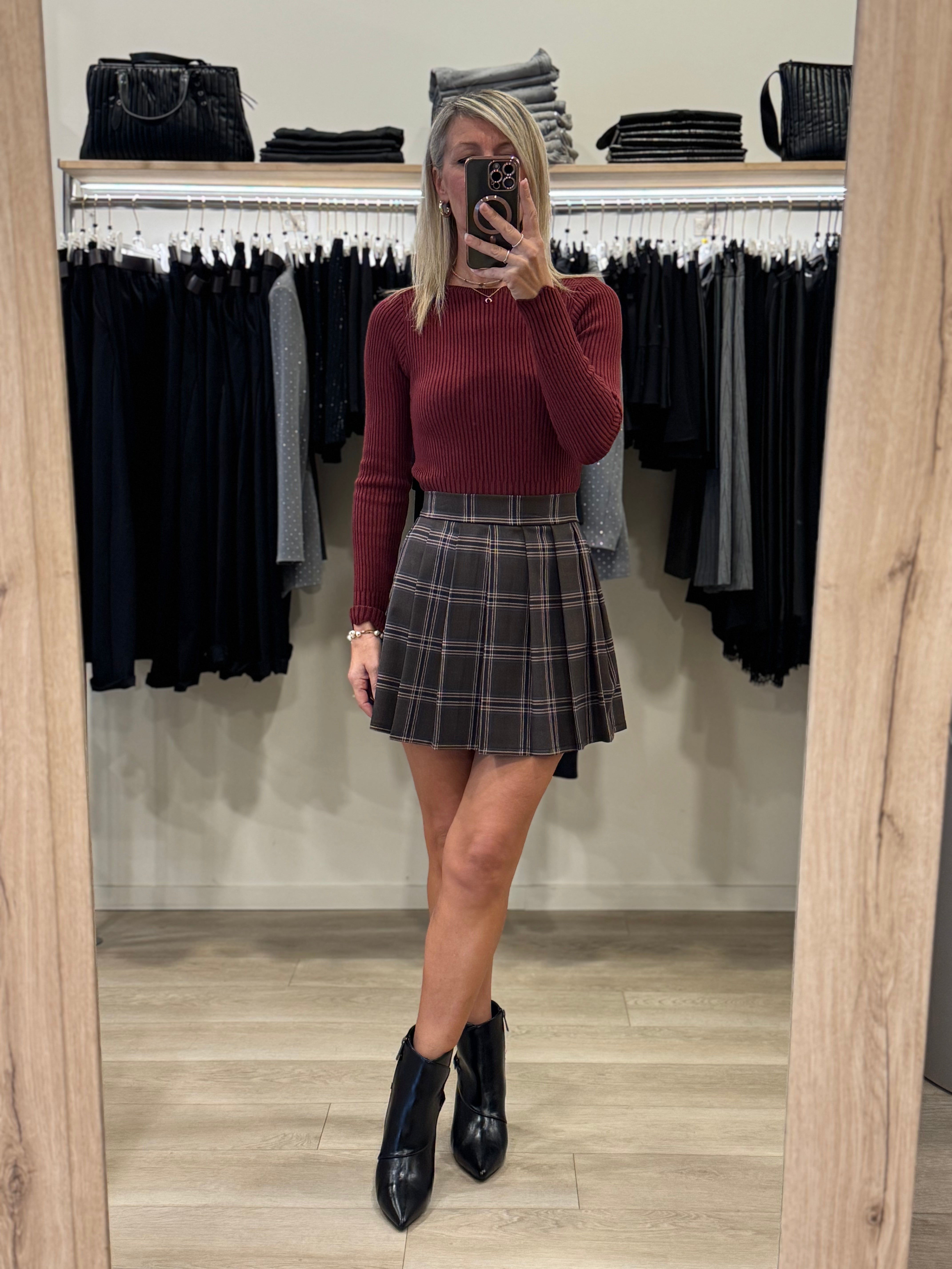 Gonna check pieghe adora