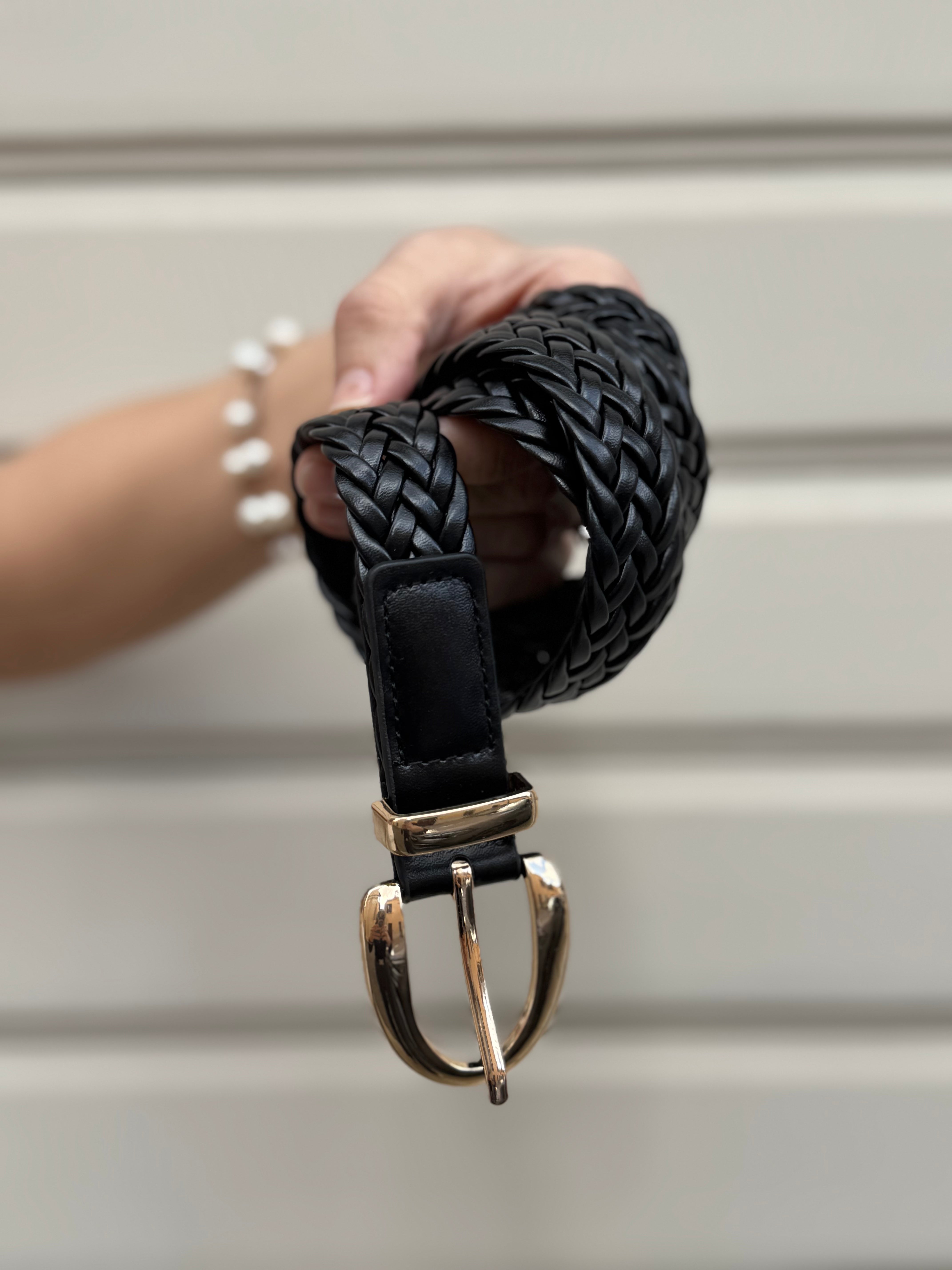 Cintura intrecciata adora