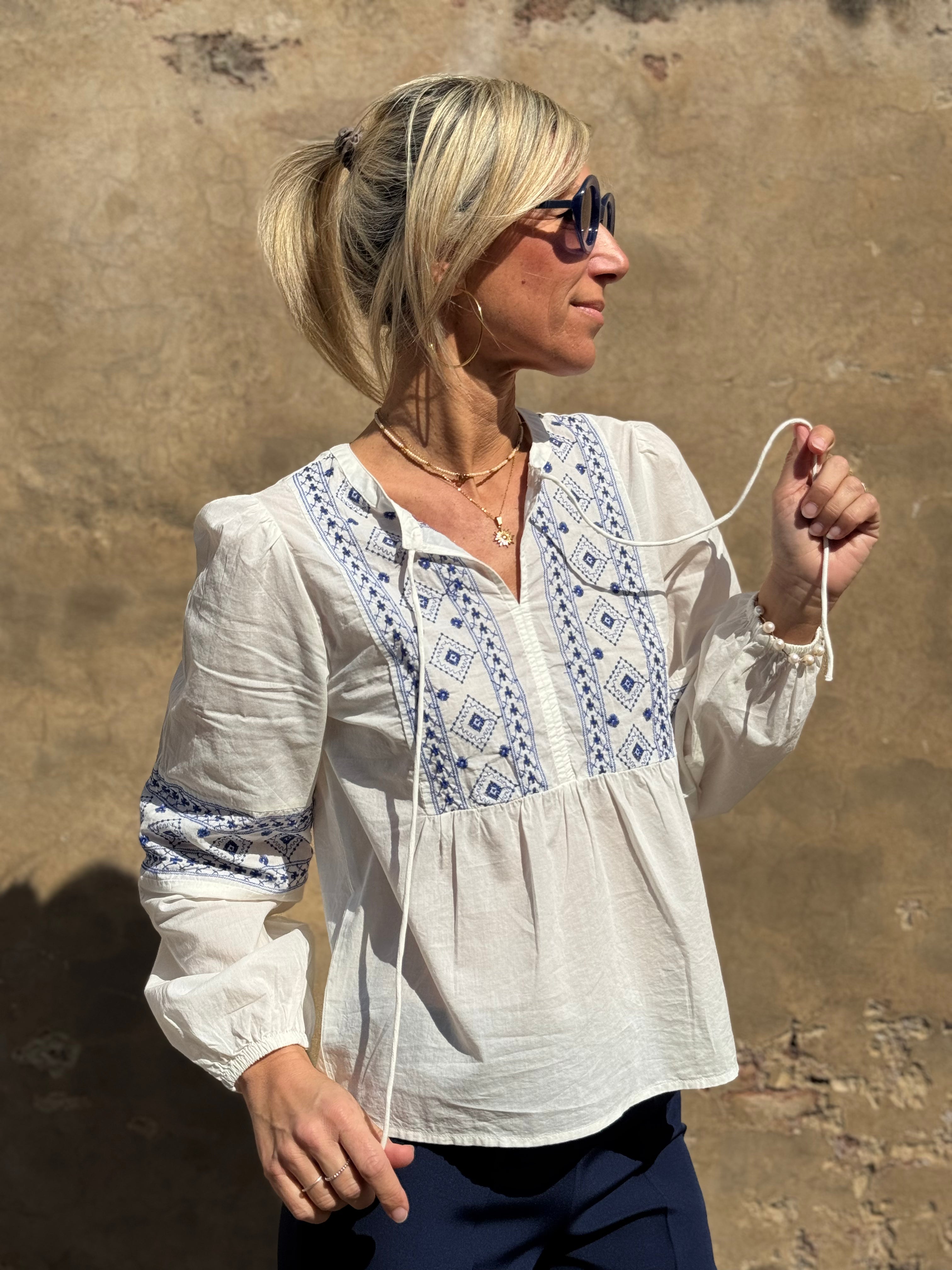 Blusa Broderie
