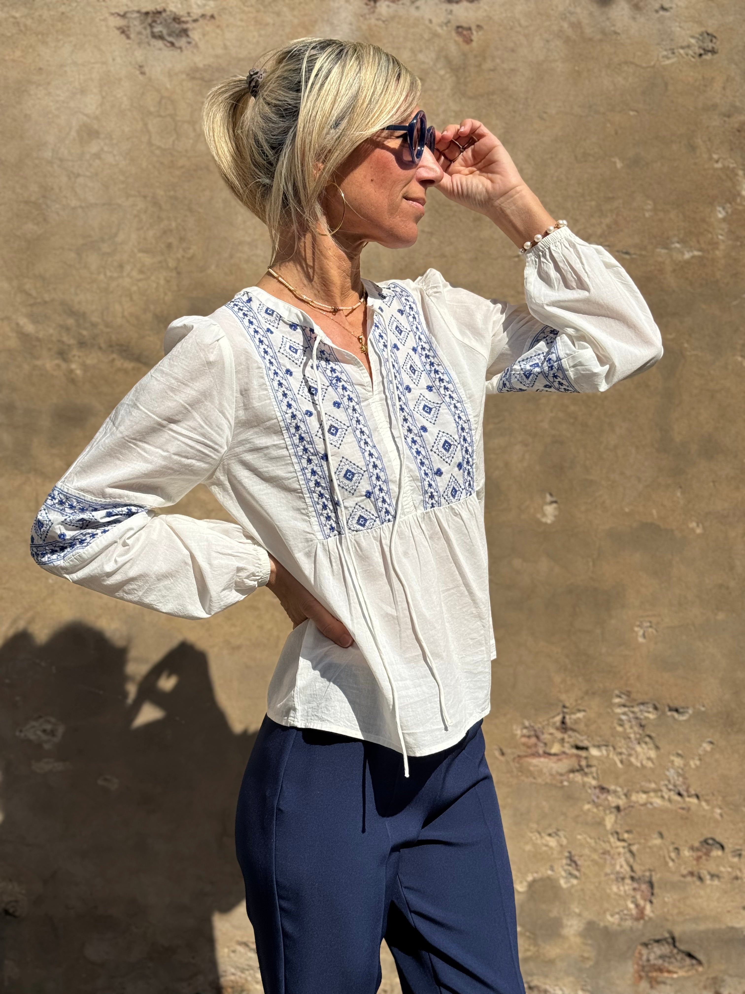 Blusa Broderie