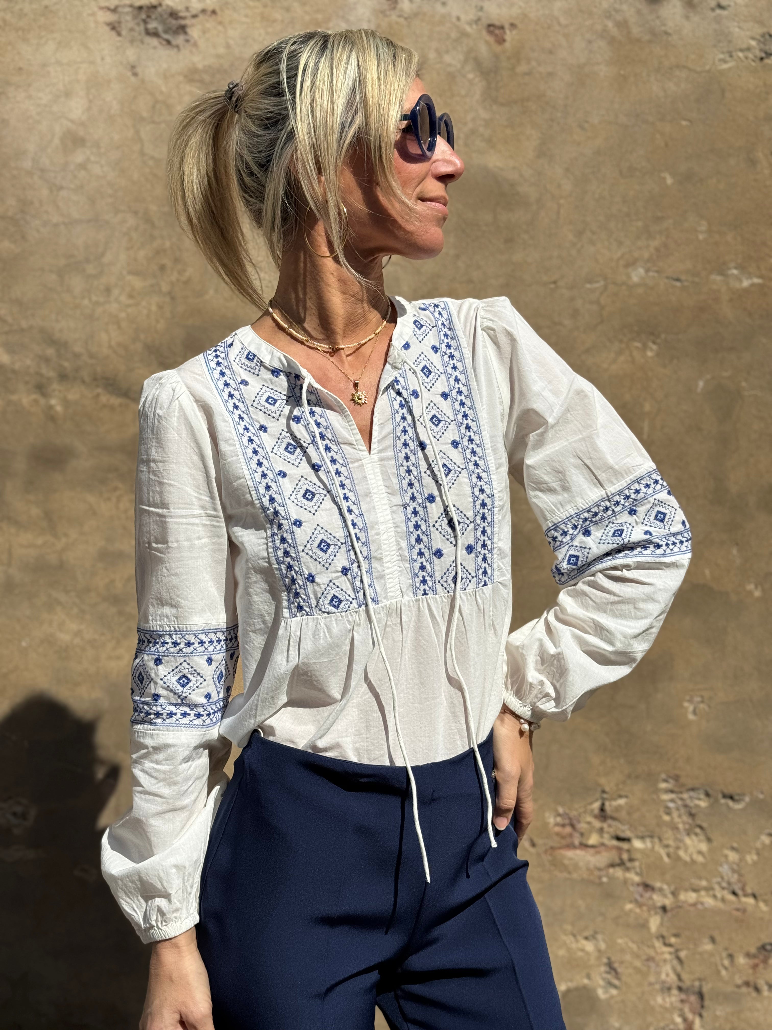 Blusa Broderie
