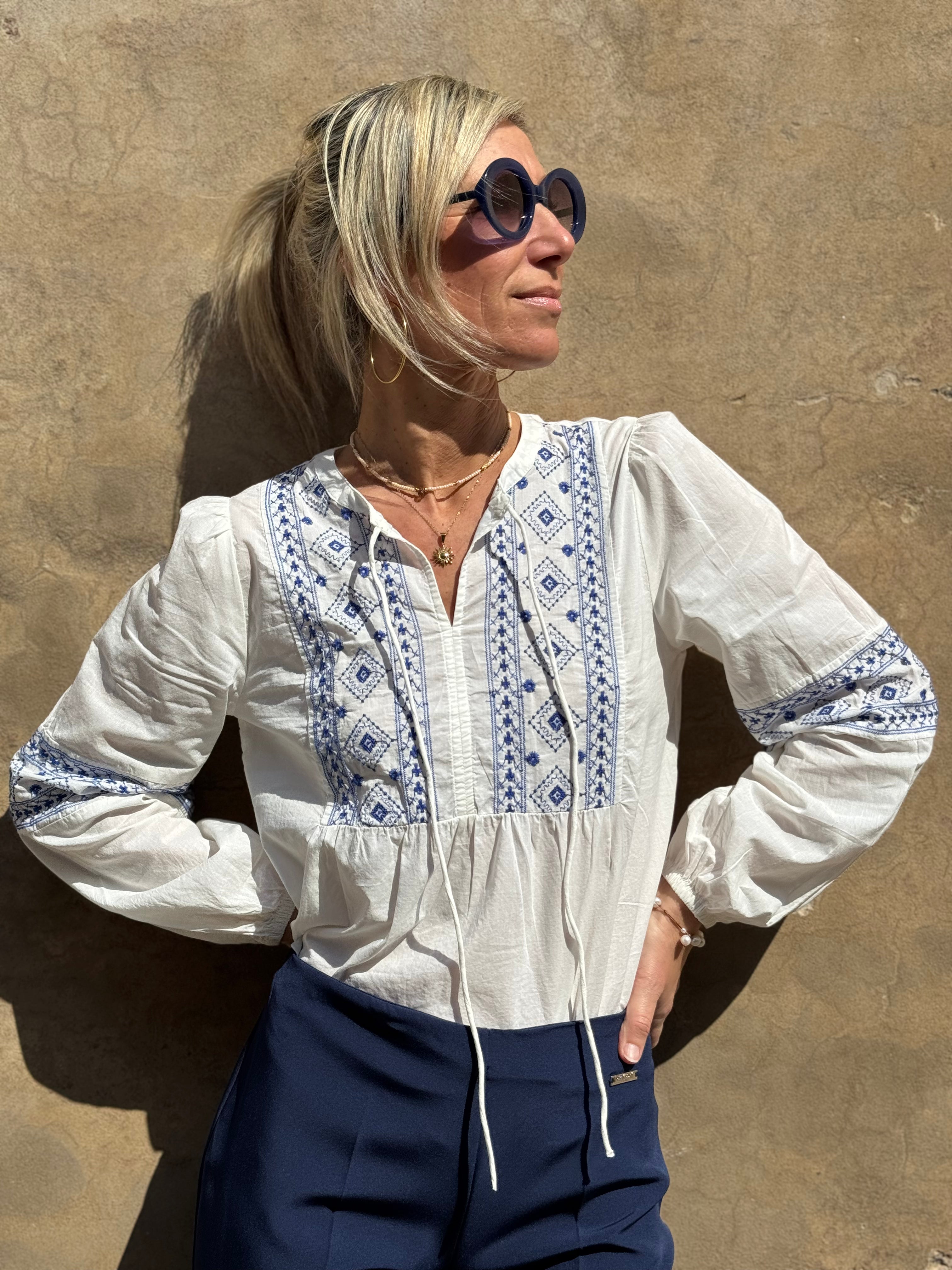 Blusa Broderie