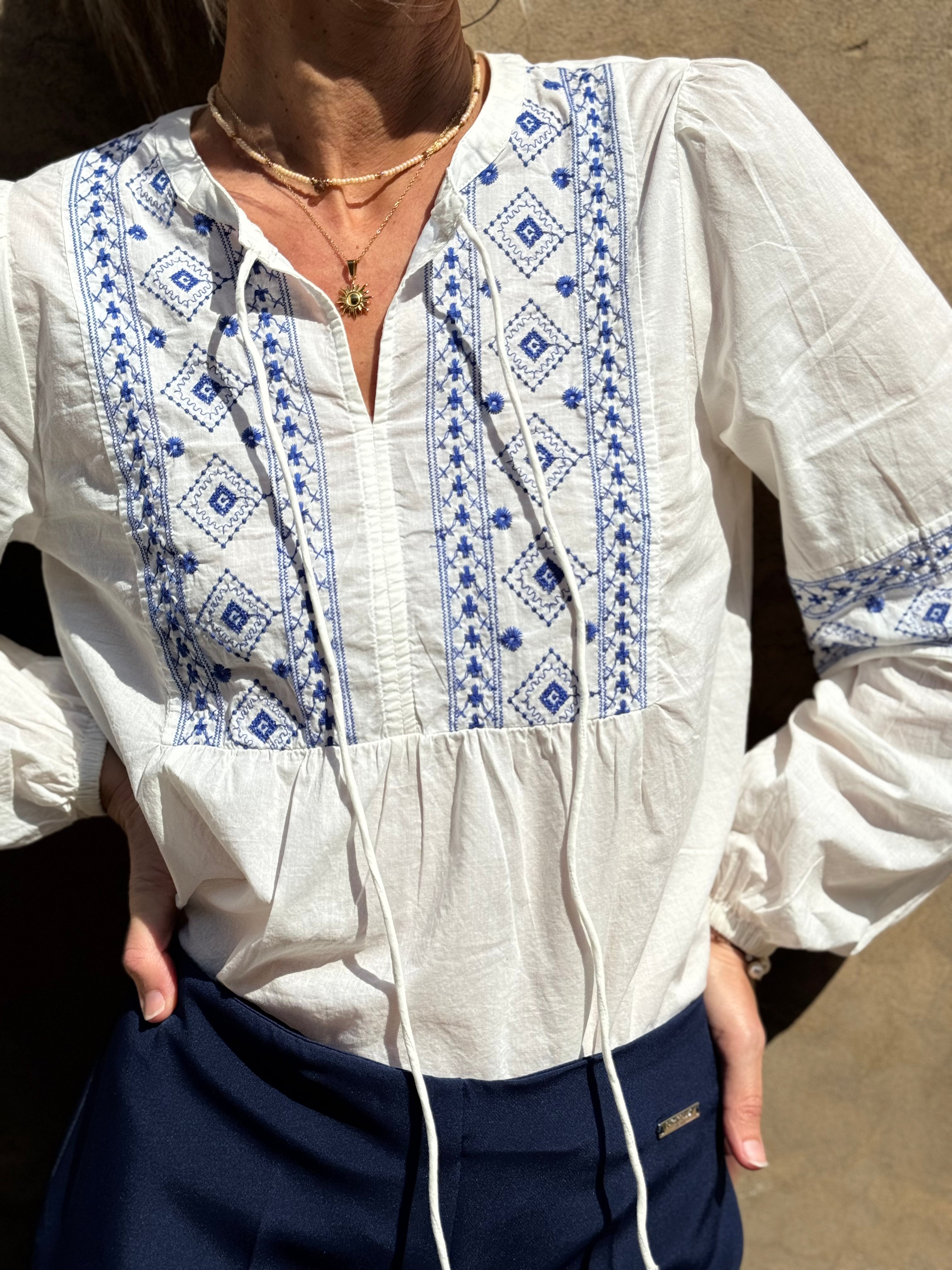 Blusa Broderie