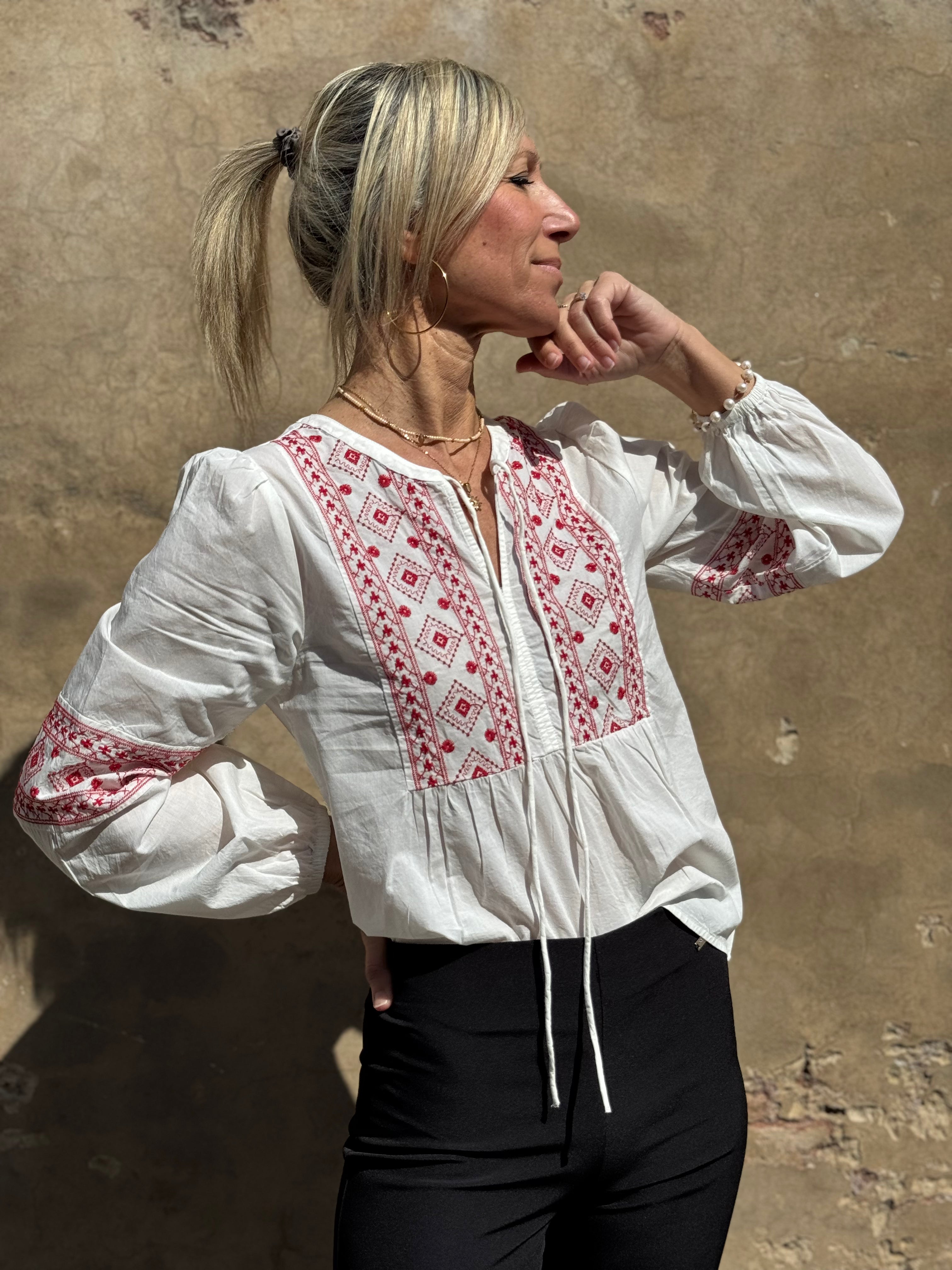 Blusa Broderie