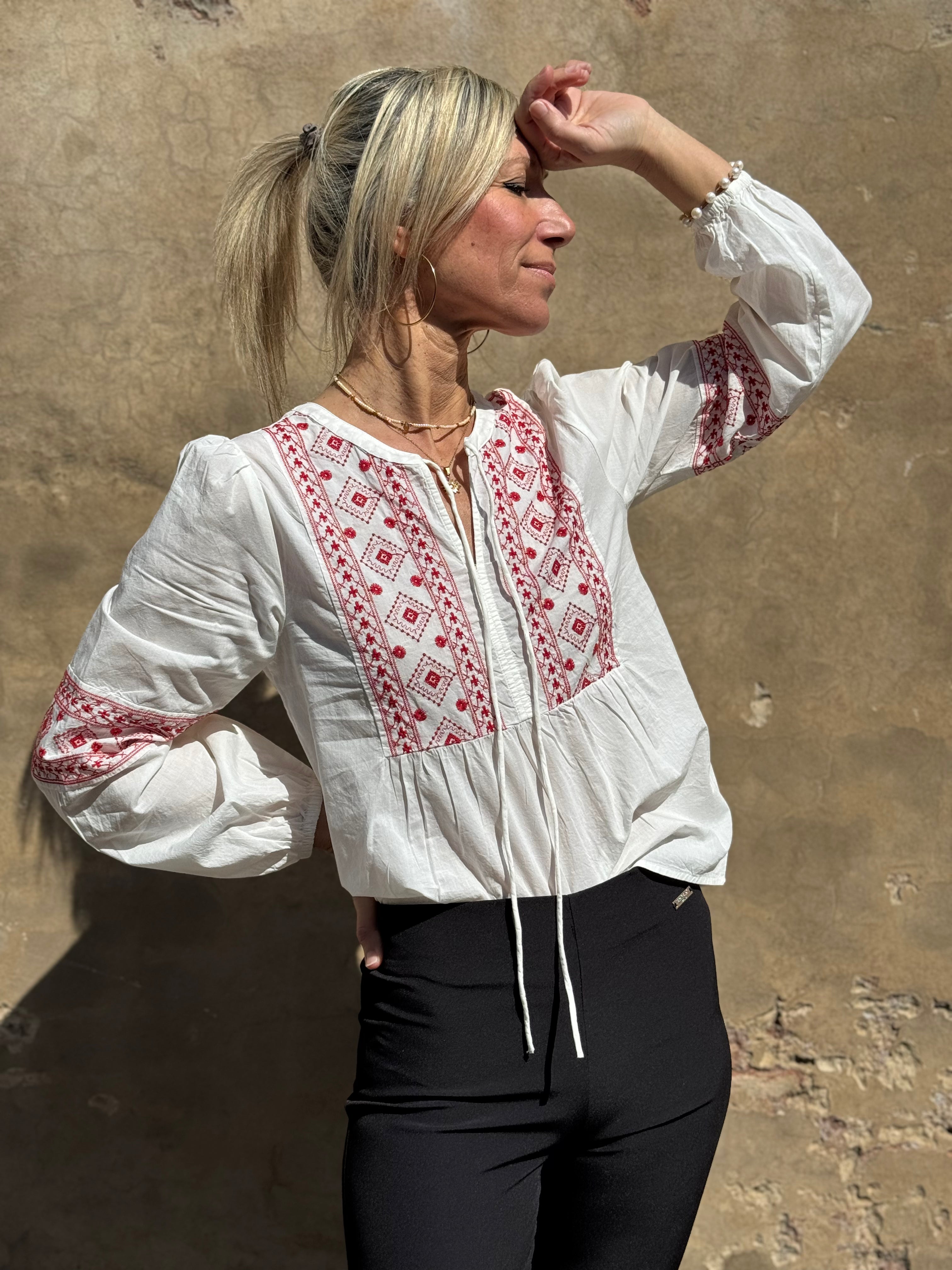 Blusa Broderie