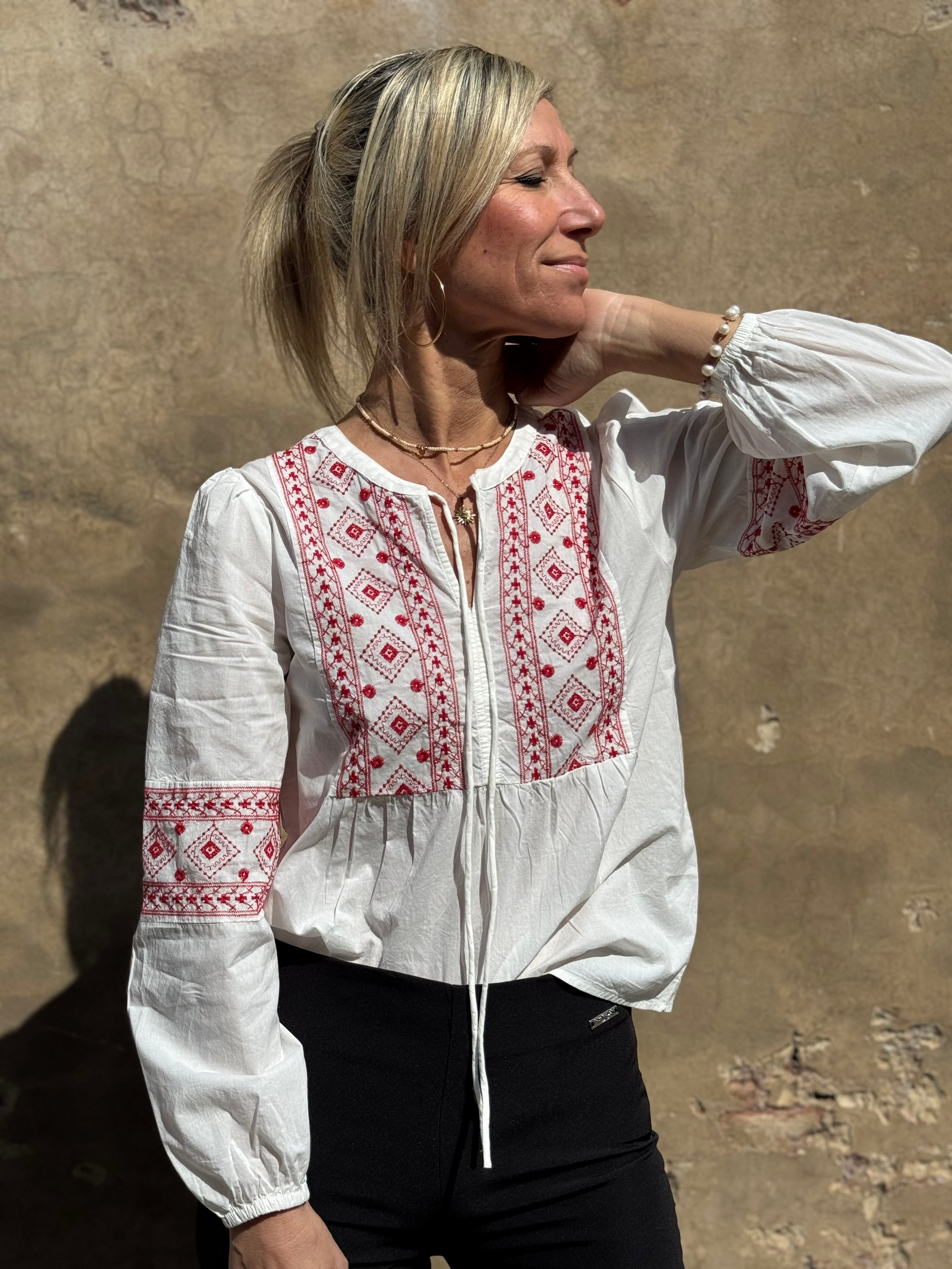 Blusa Broderie
