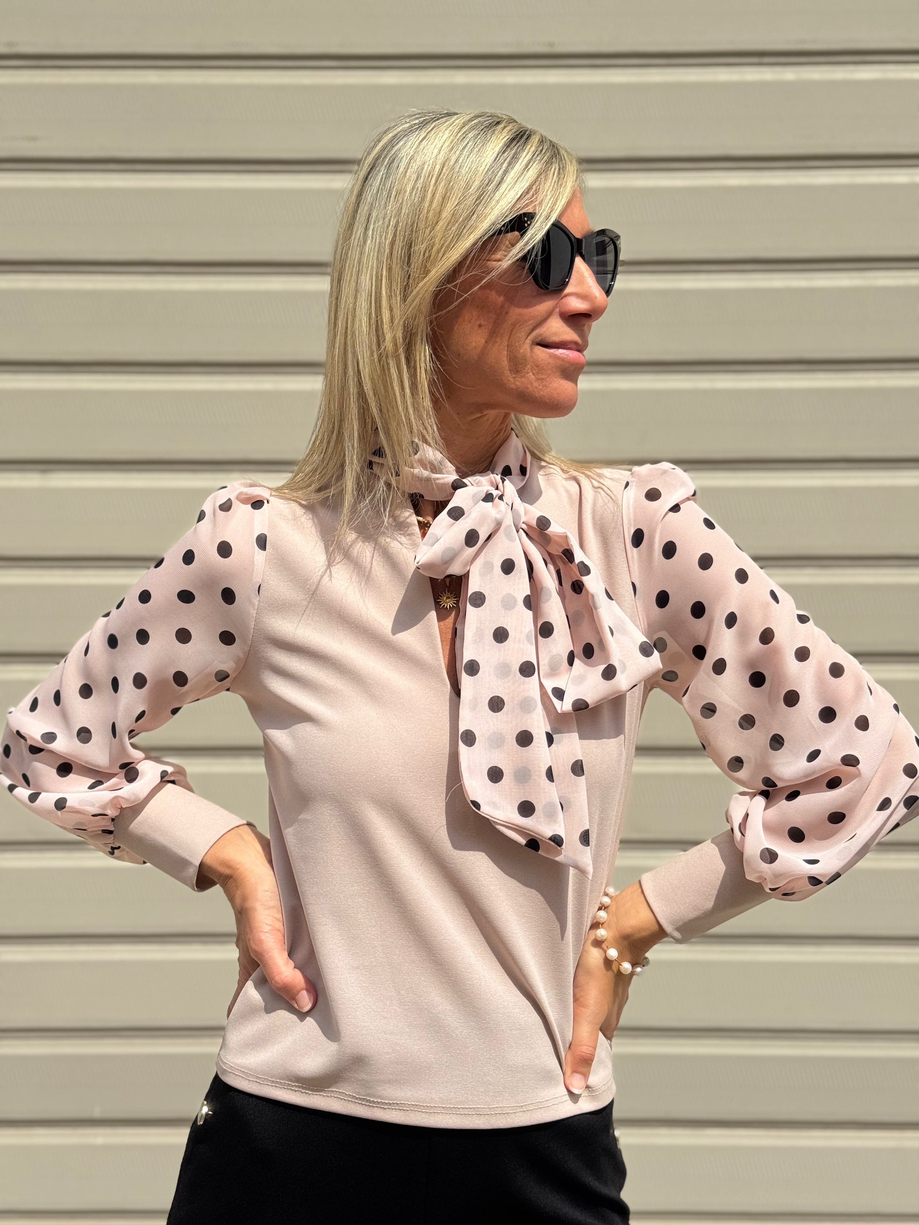 Blusa fiocco pois