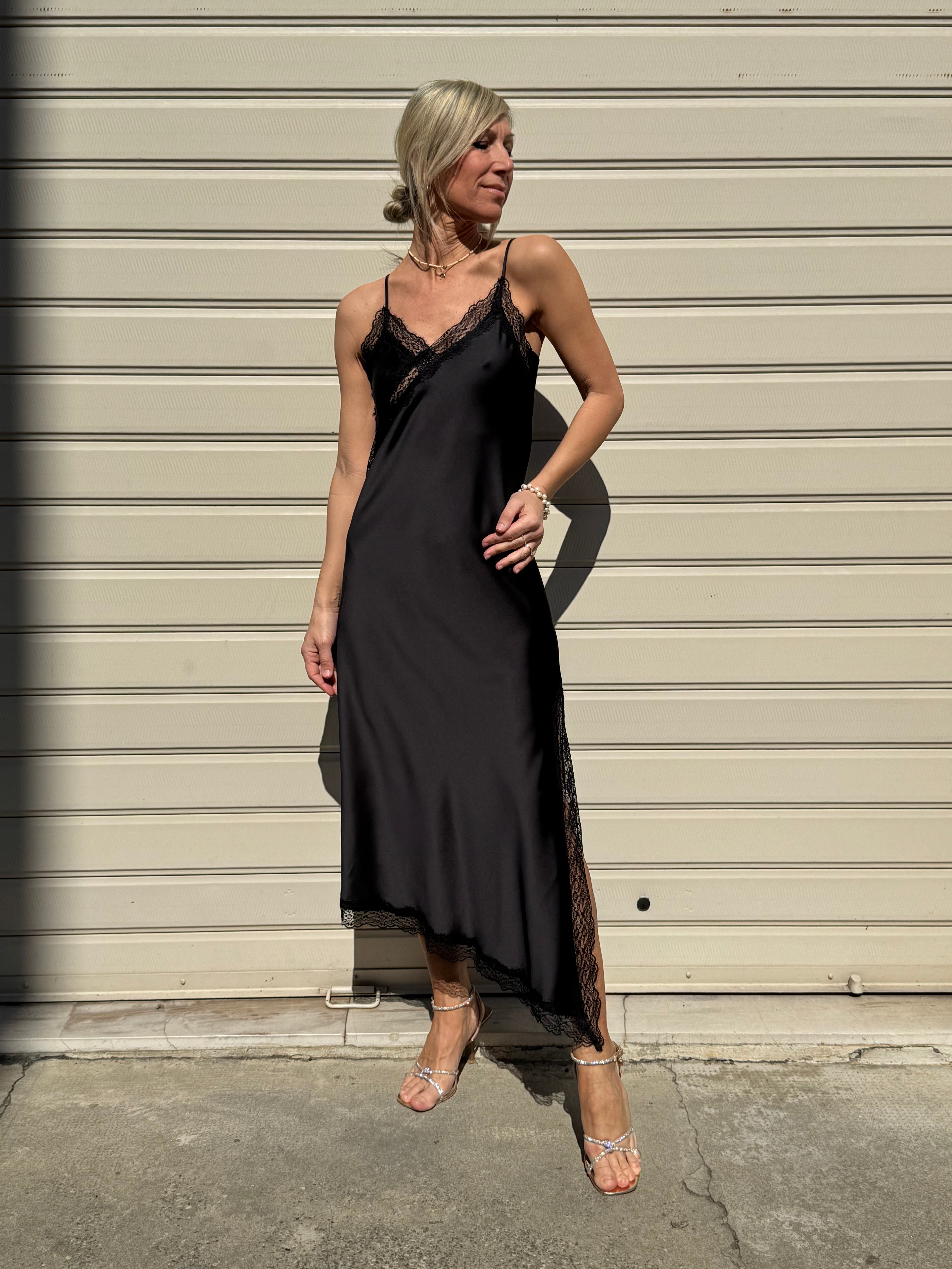 Abito in raso con pizzo imperial