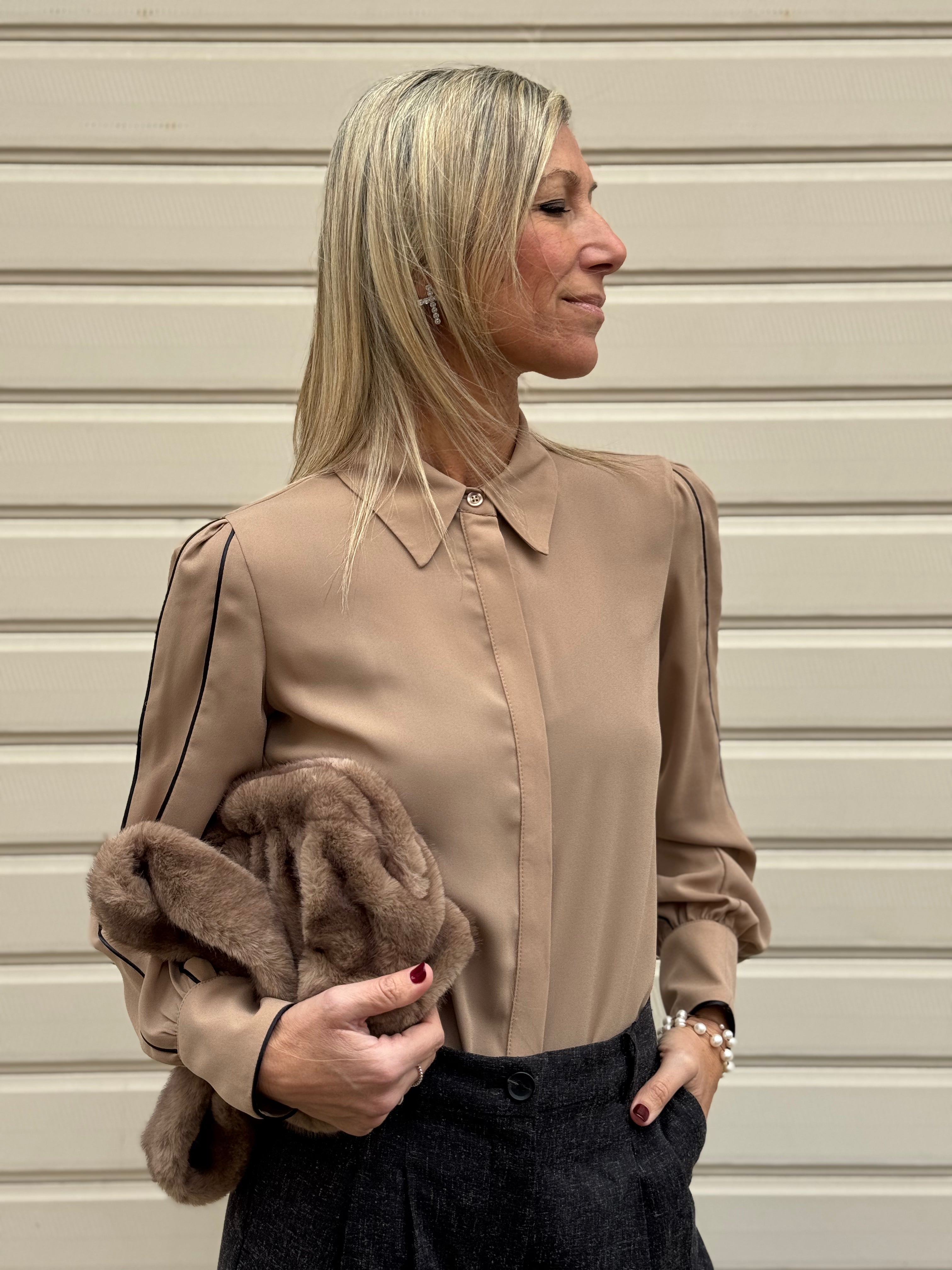 Camicia profili maniche mimì