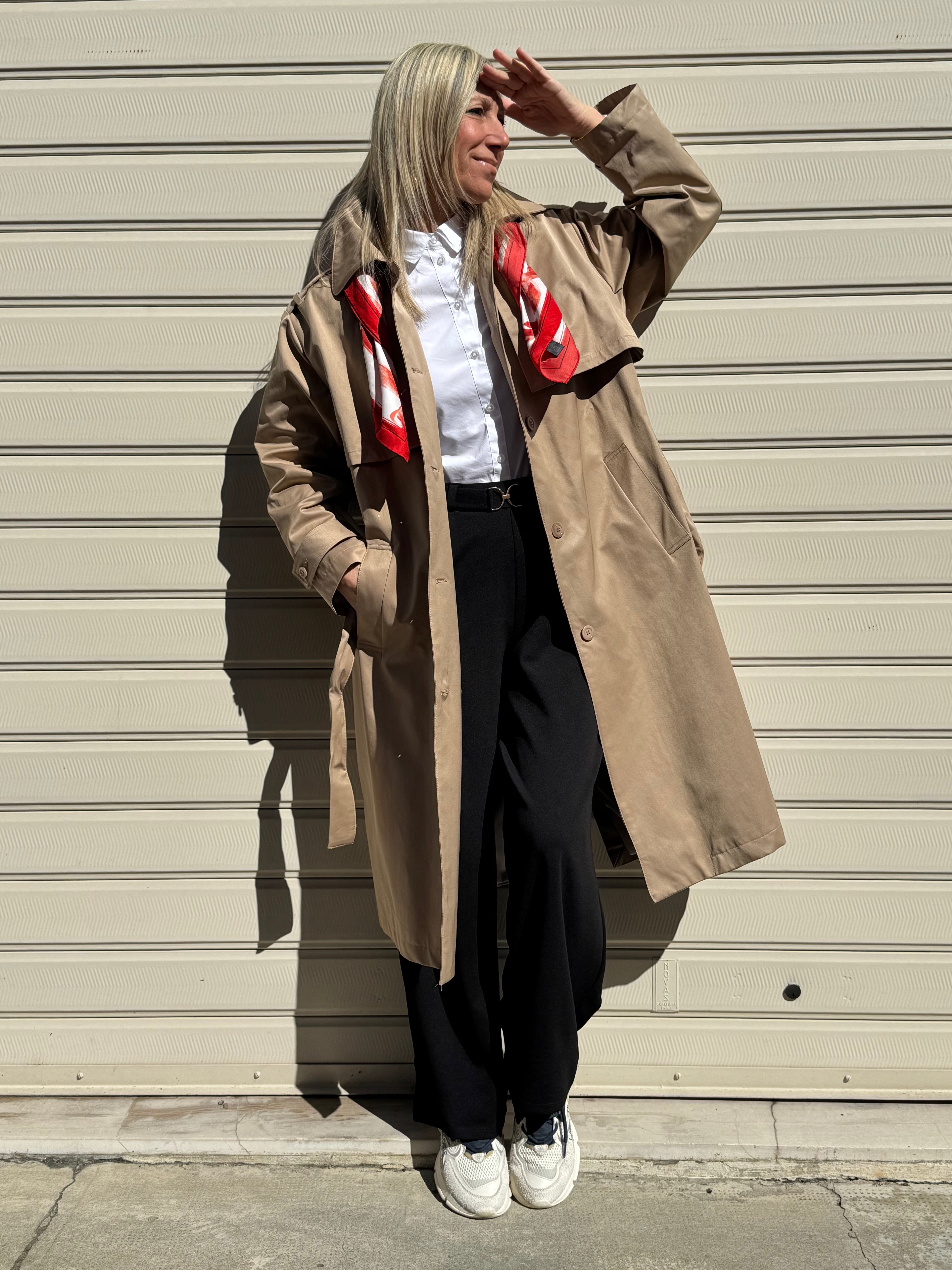 Trench con foulard imperial