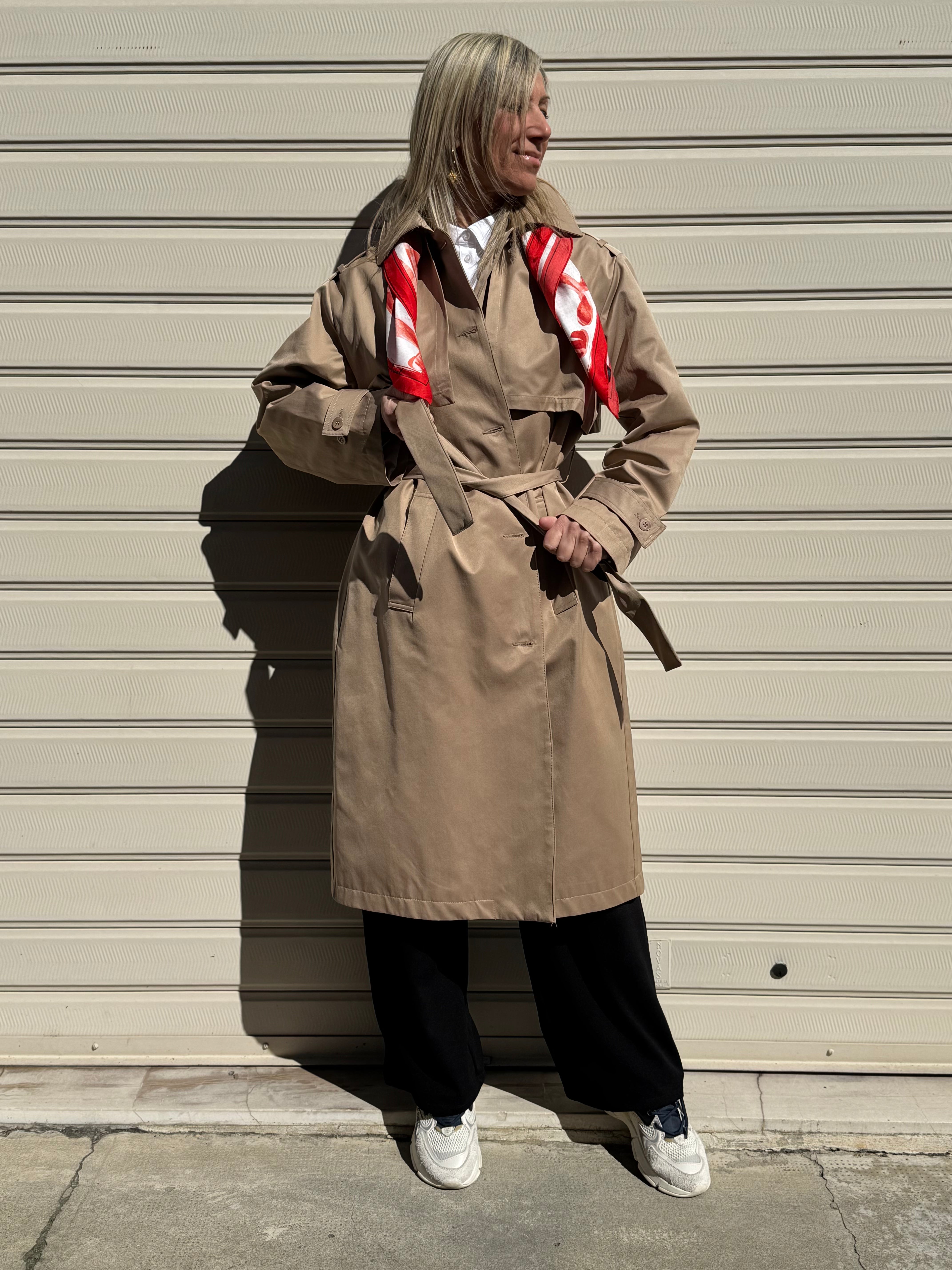 Trench con foulard imperial