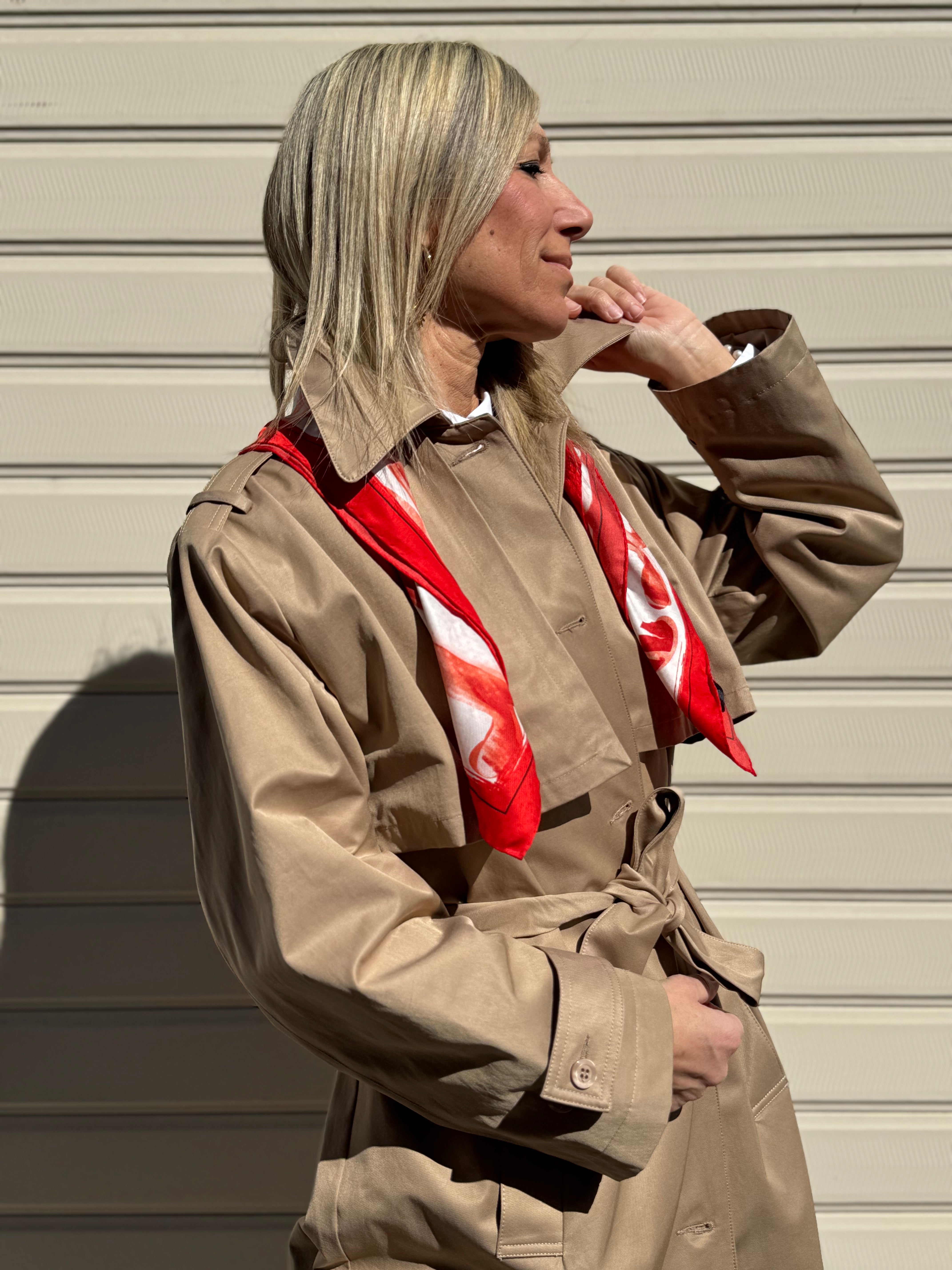 Trench con foulard imperial
