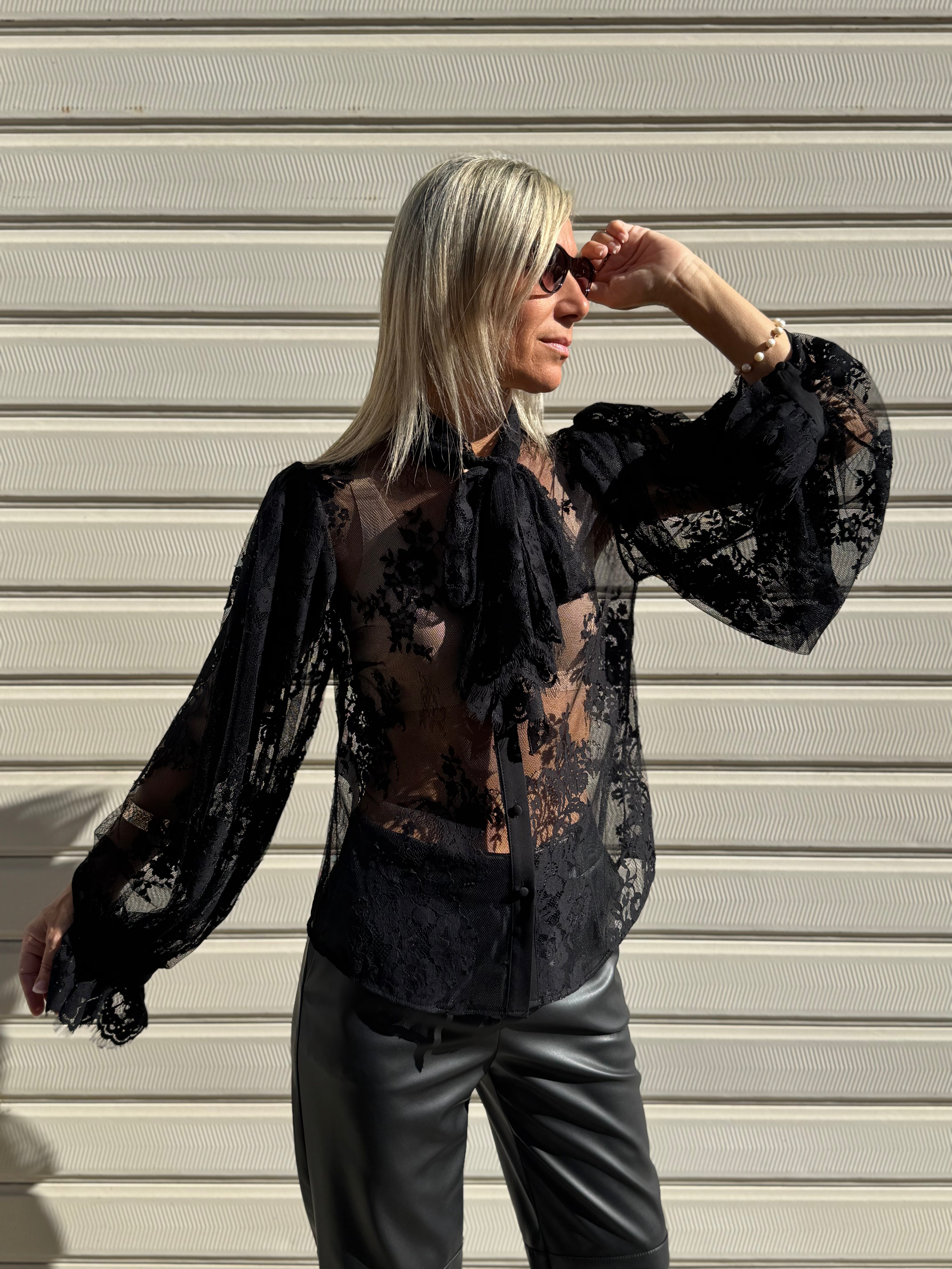 Camicia pizzo fiocco