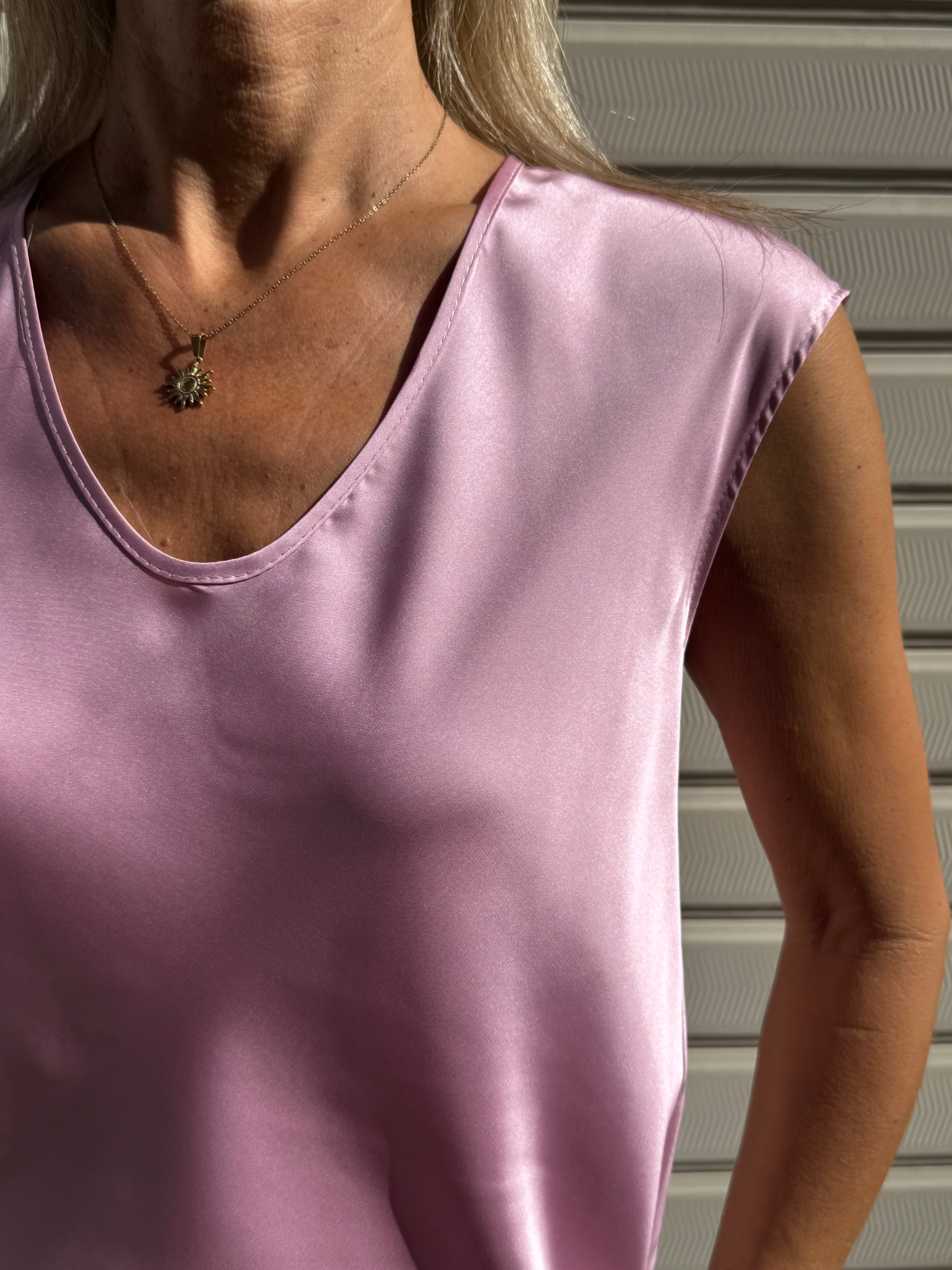 Blusa scollo v raso