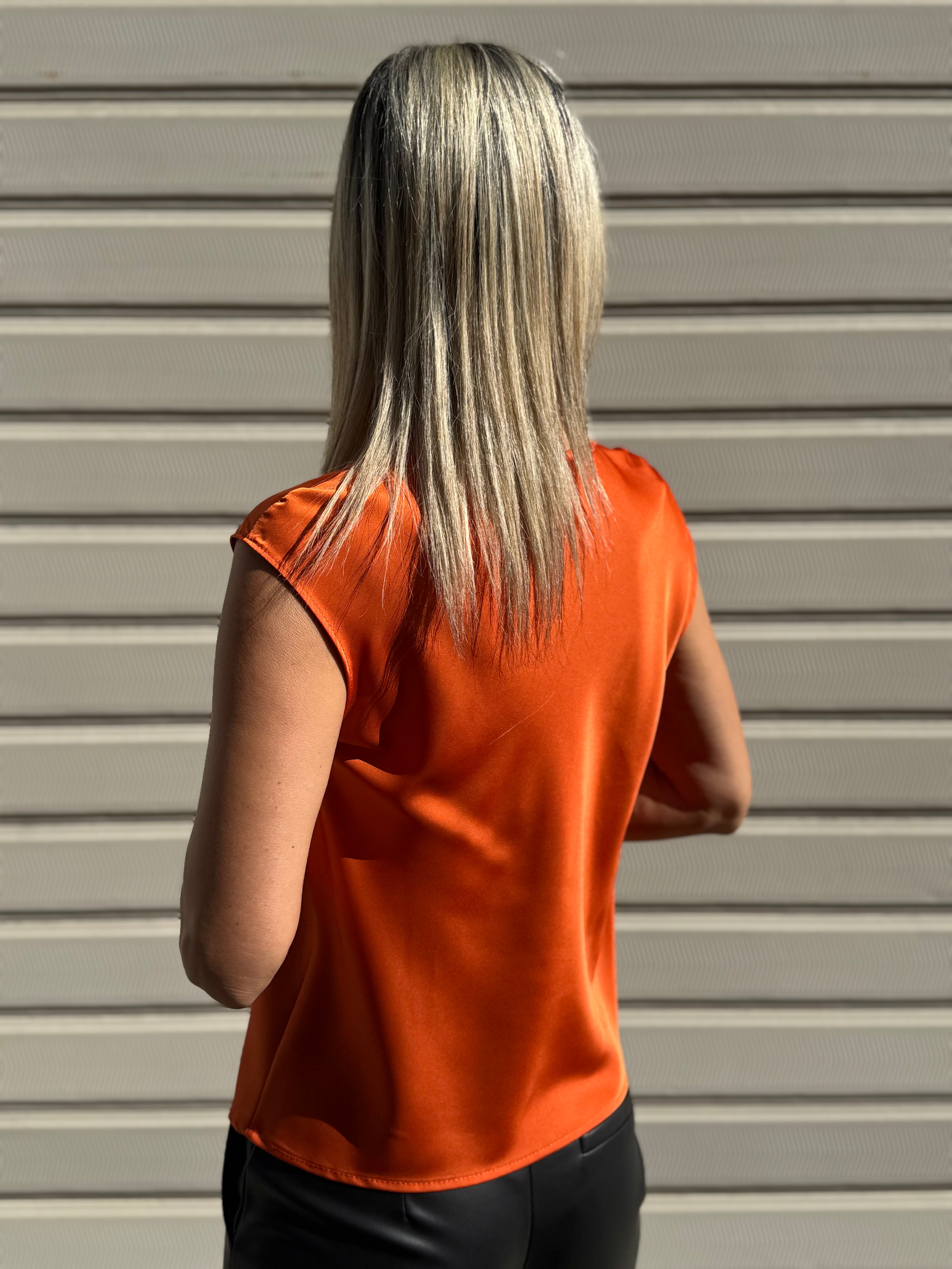 Blusa scollo v raso