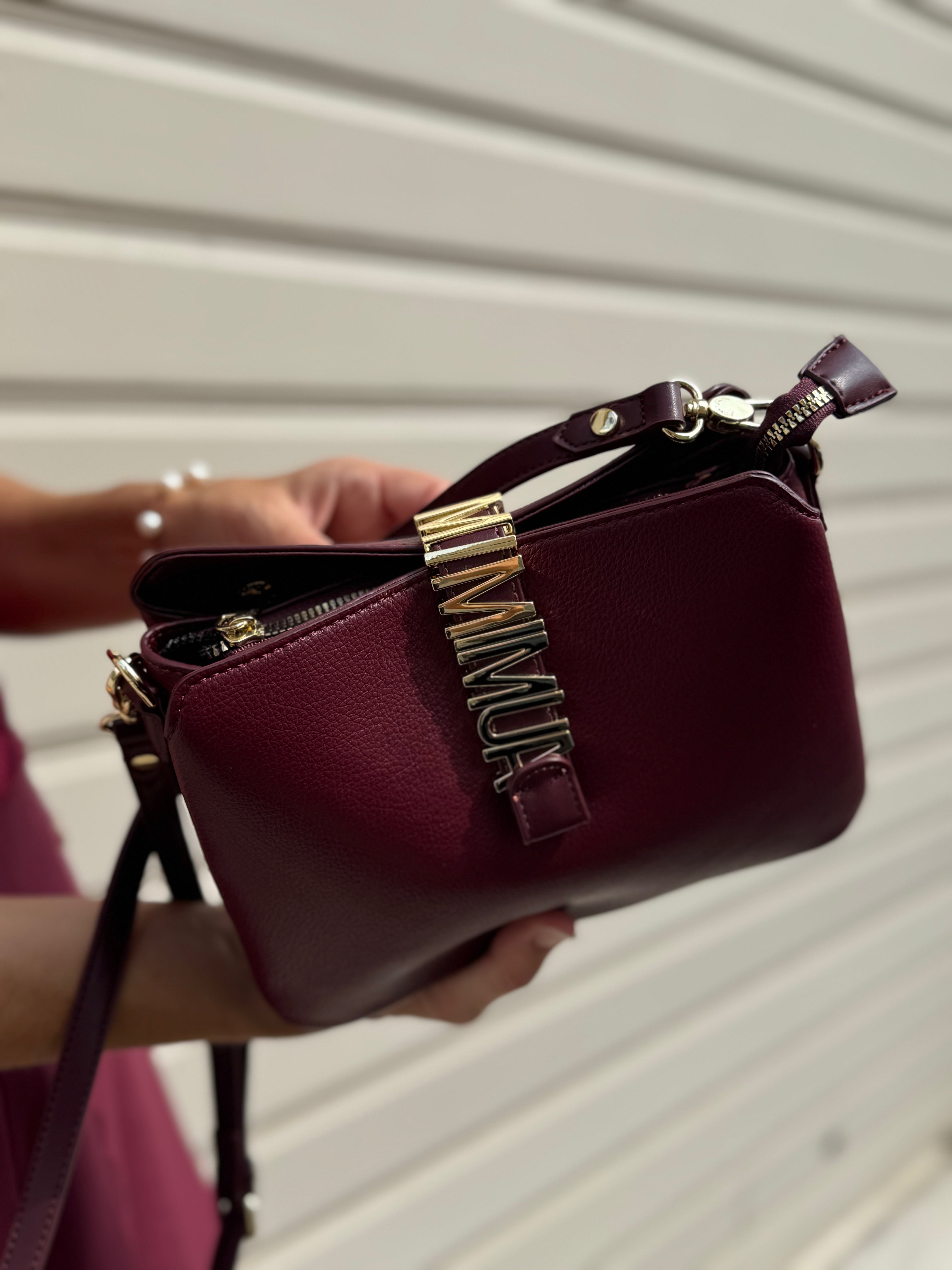 Borsa tracolla con lettere
