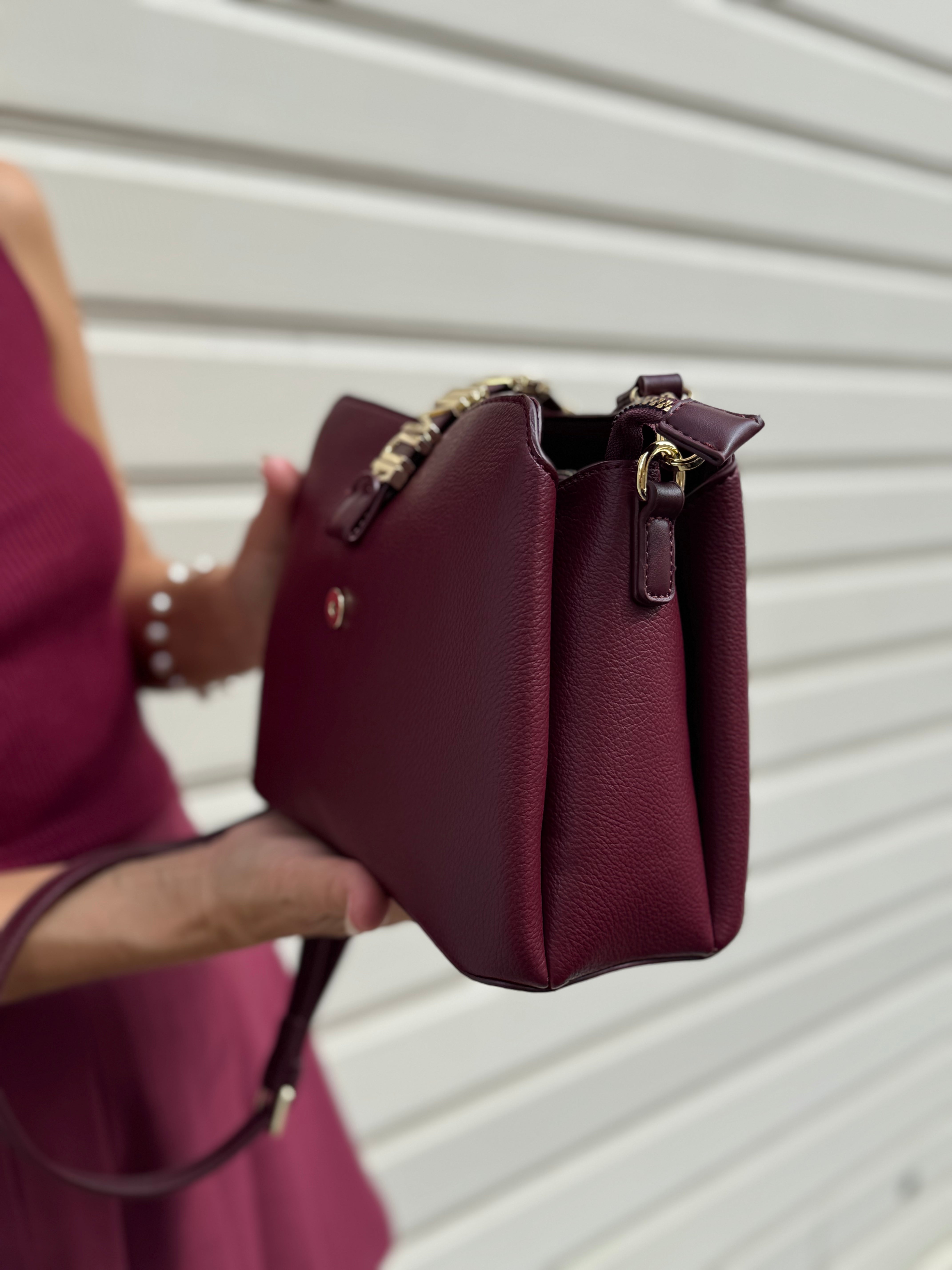Borsa tracolla con lettere