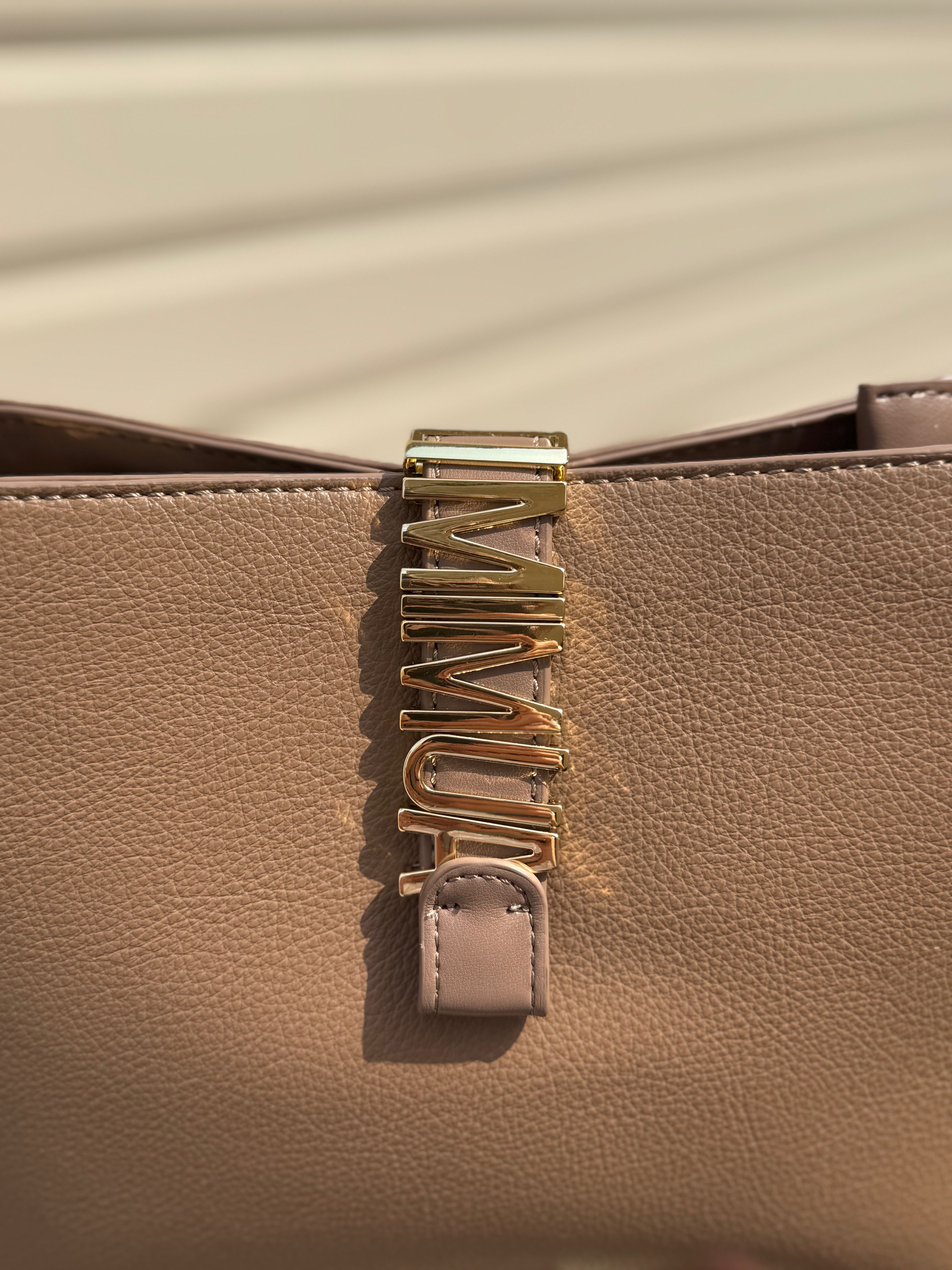 Borsa tracolla con lettere