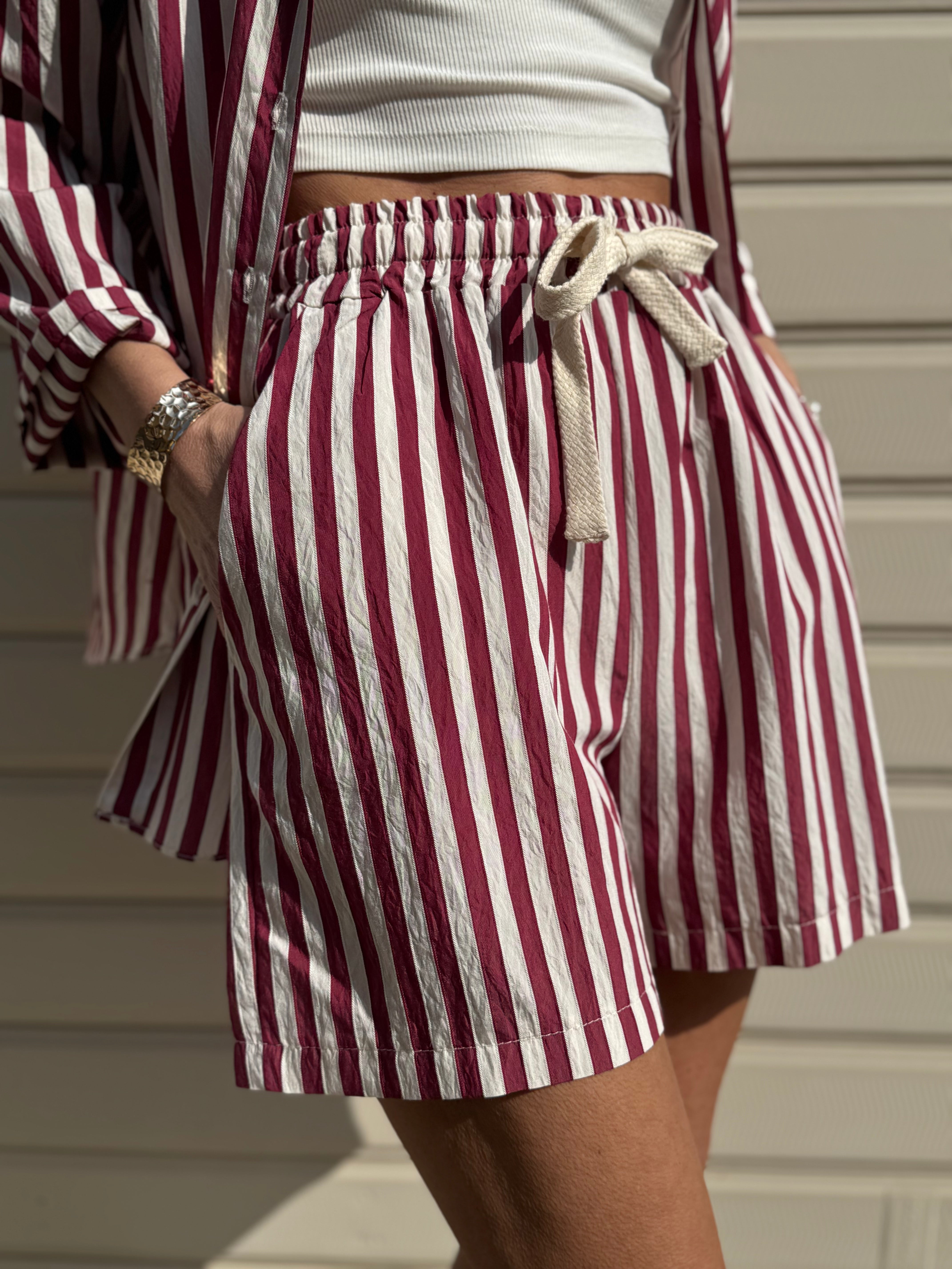 Shorts righe artigli