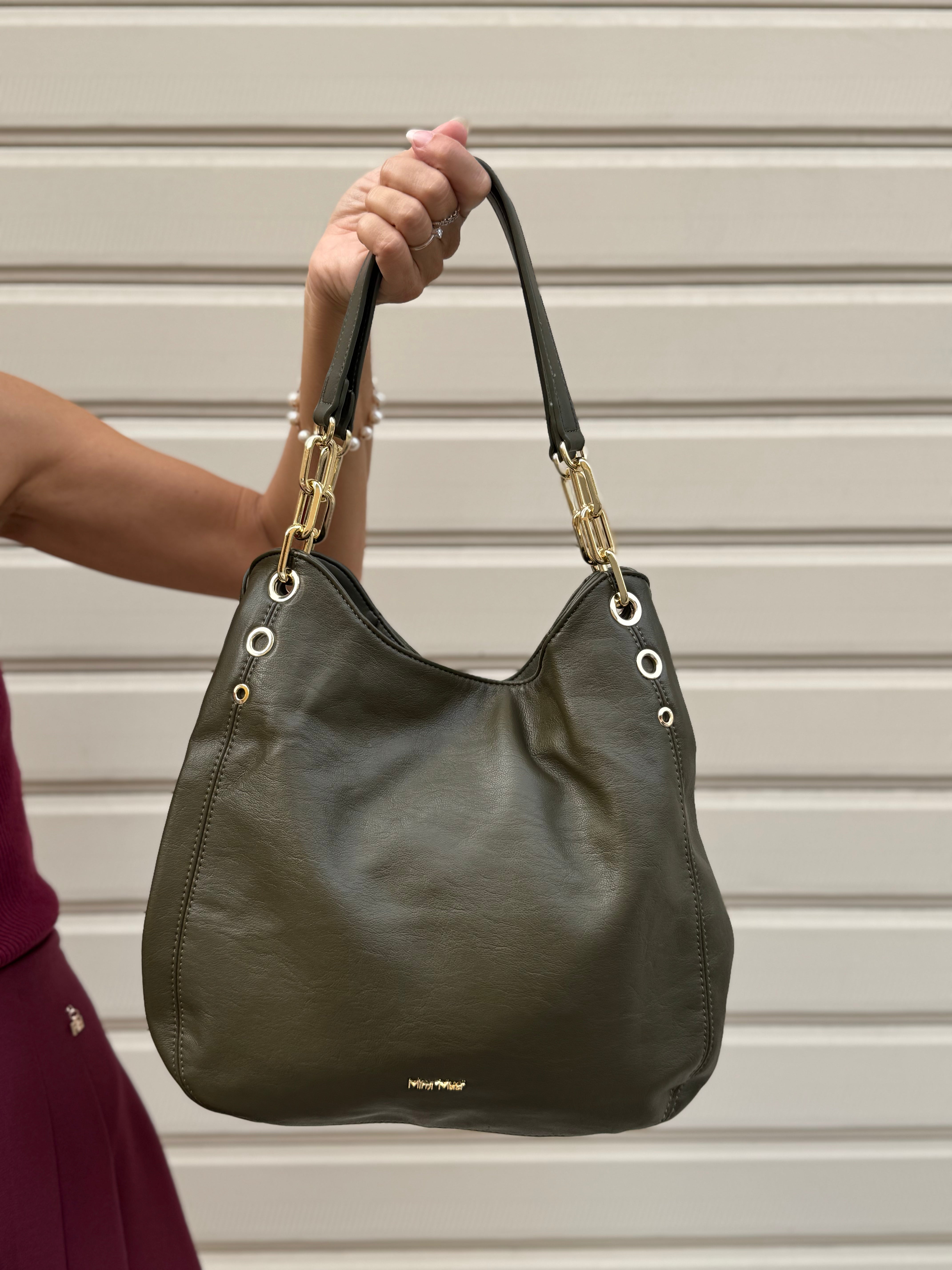 Borsa morbida con occhielli