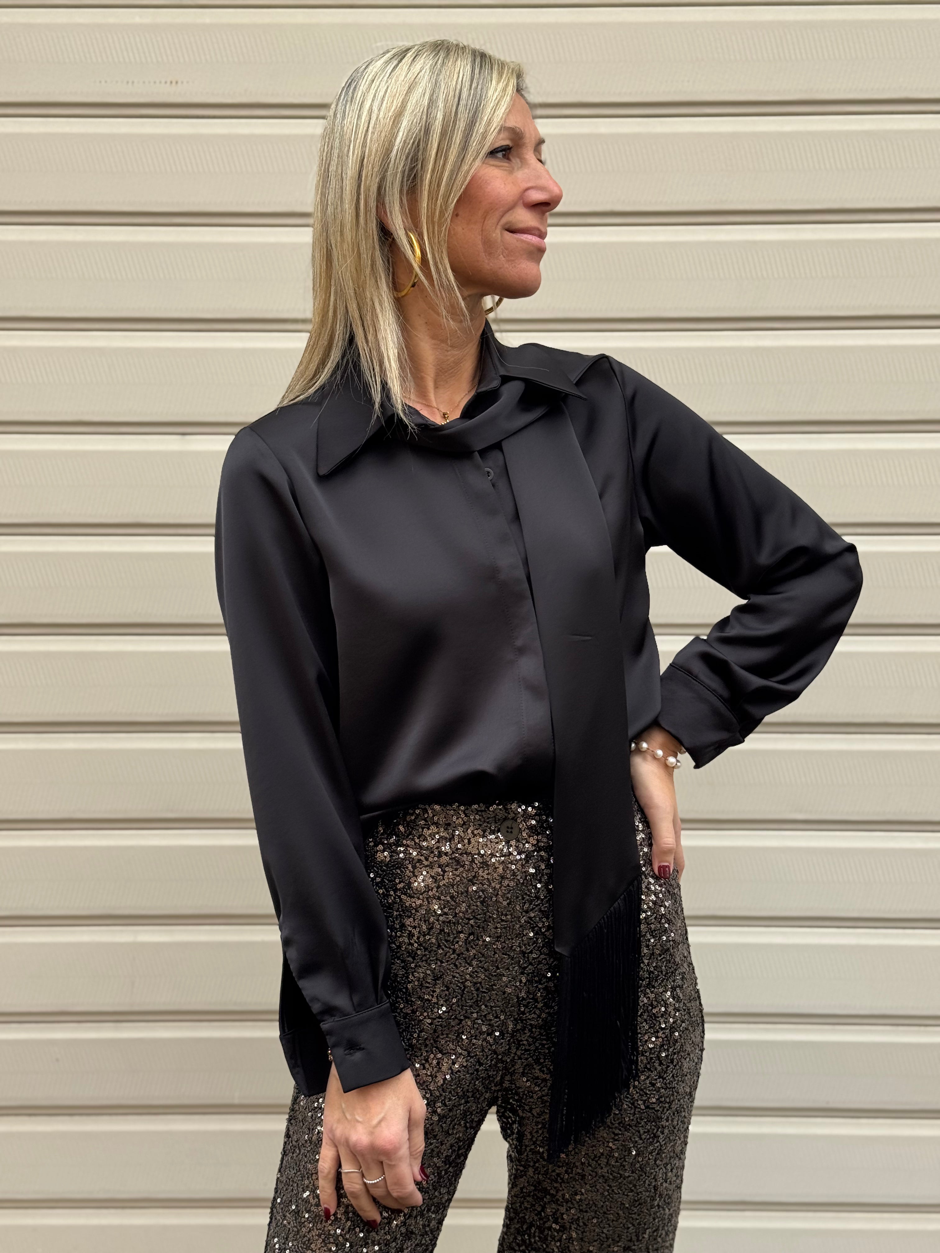 Camicia sciarpa frange kontatto