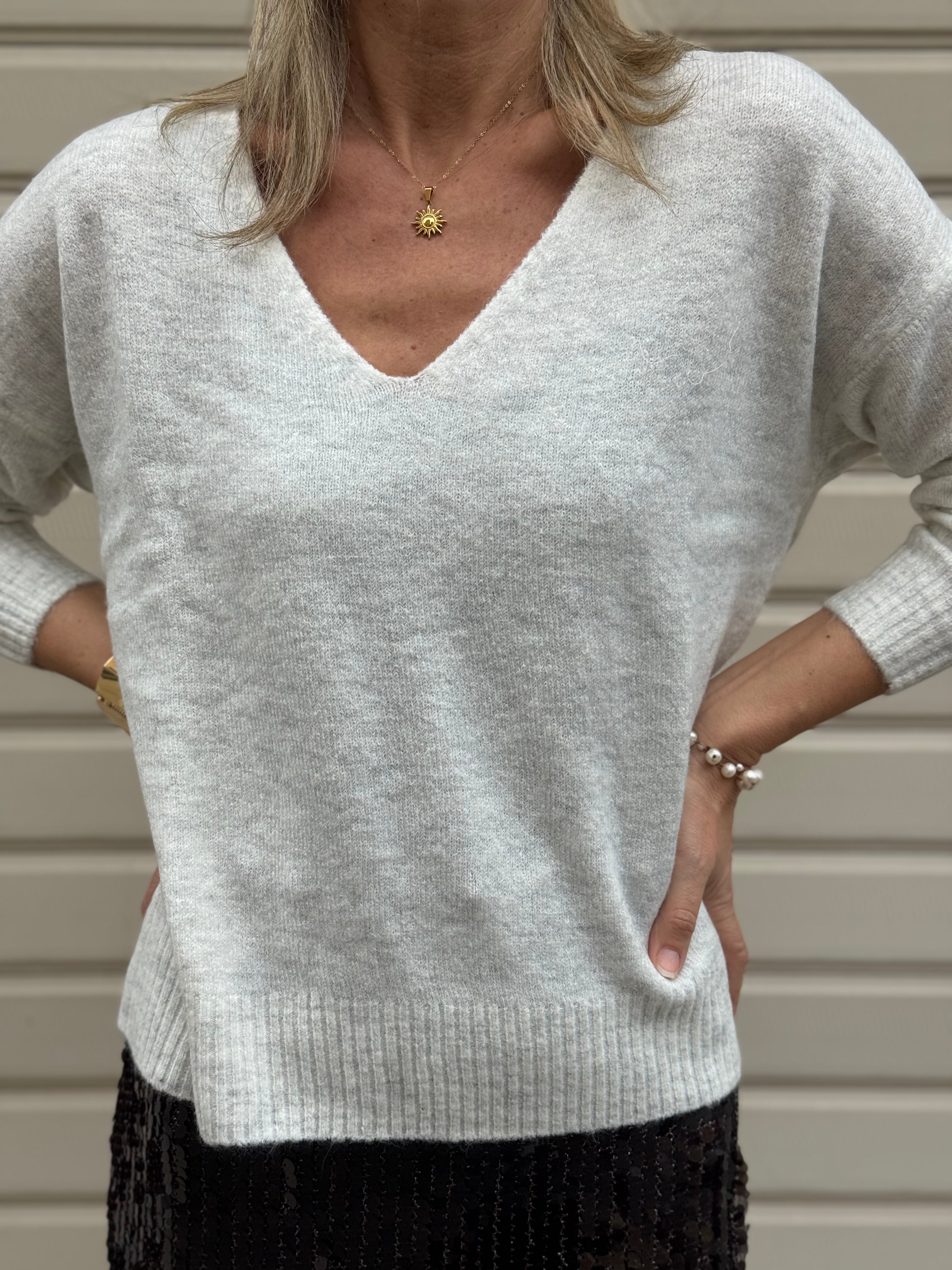 Maglia scollo v pastello 🖍️