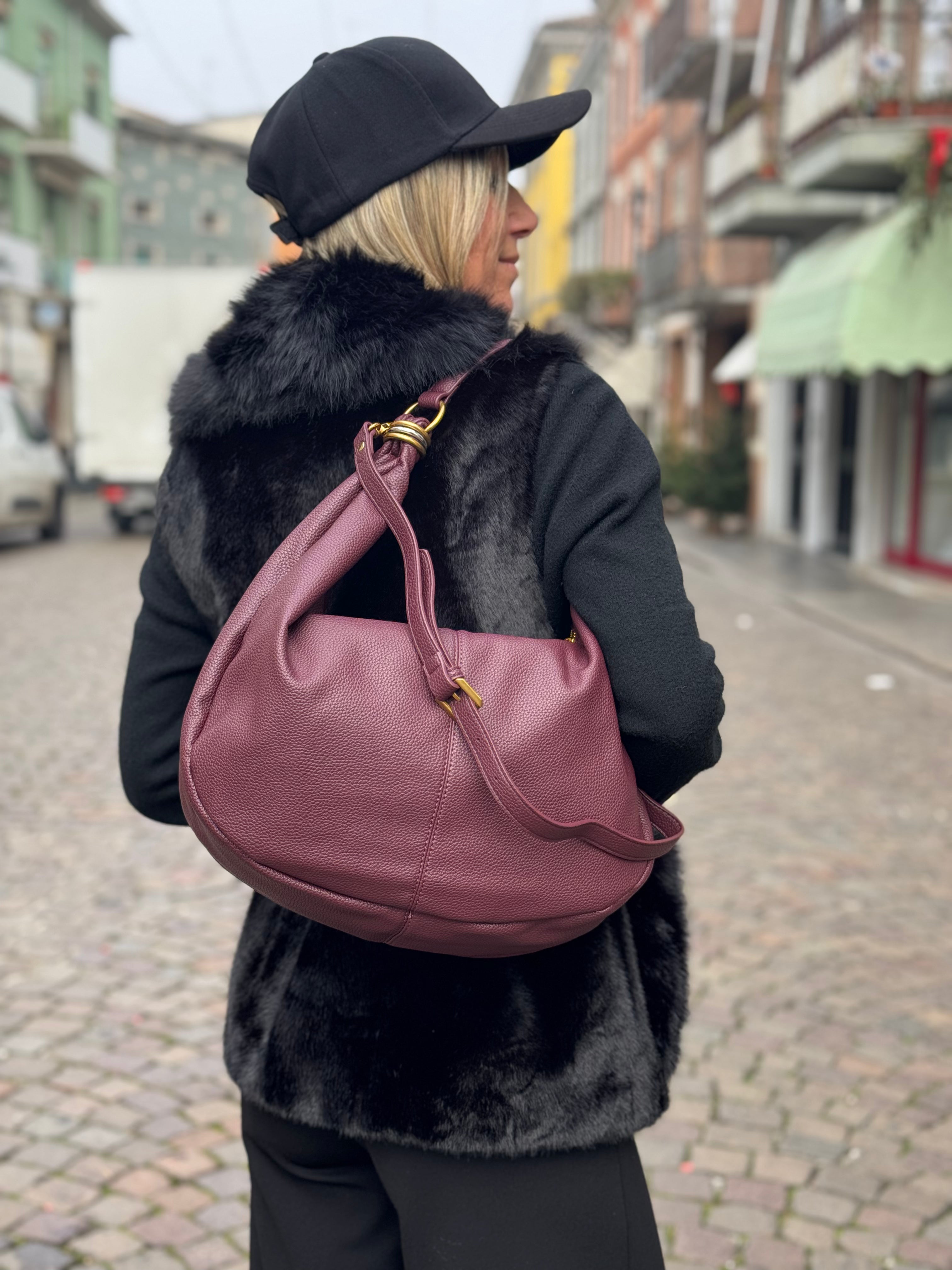 Borsa con anelli sui manici