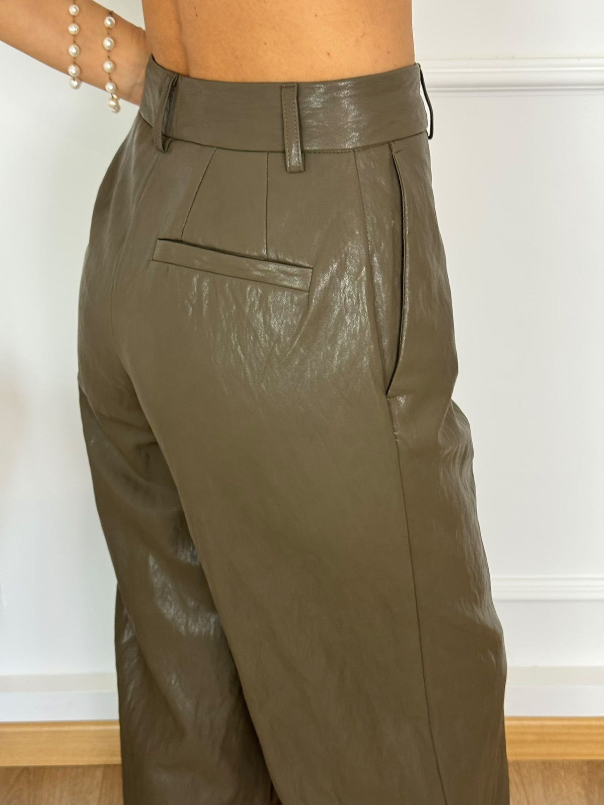 Pantalone ecopelle kontatto