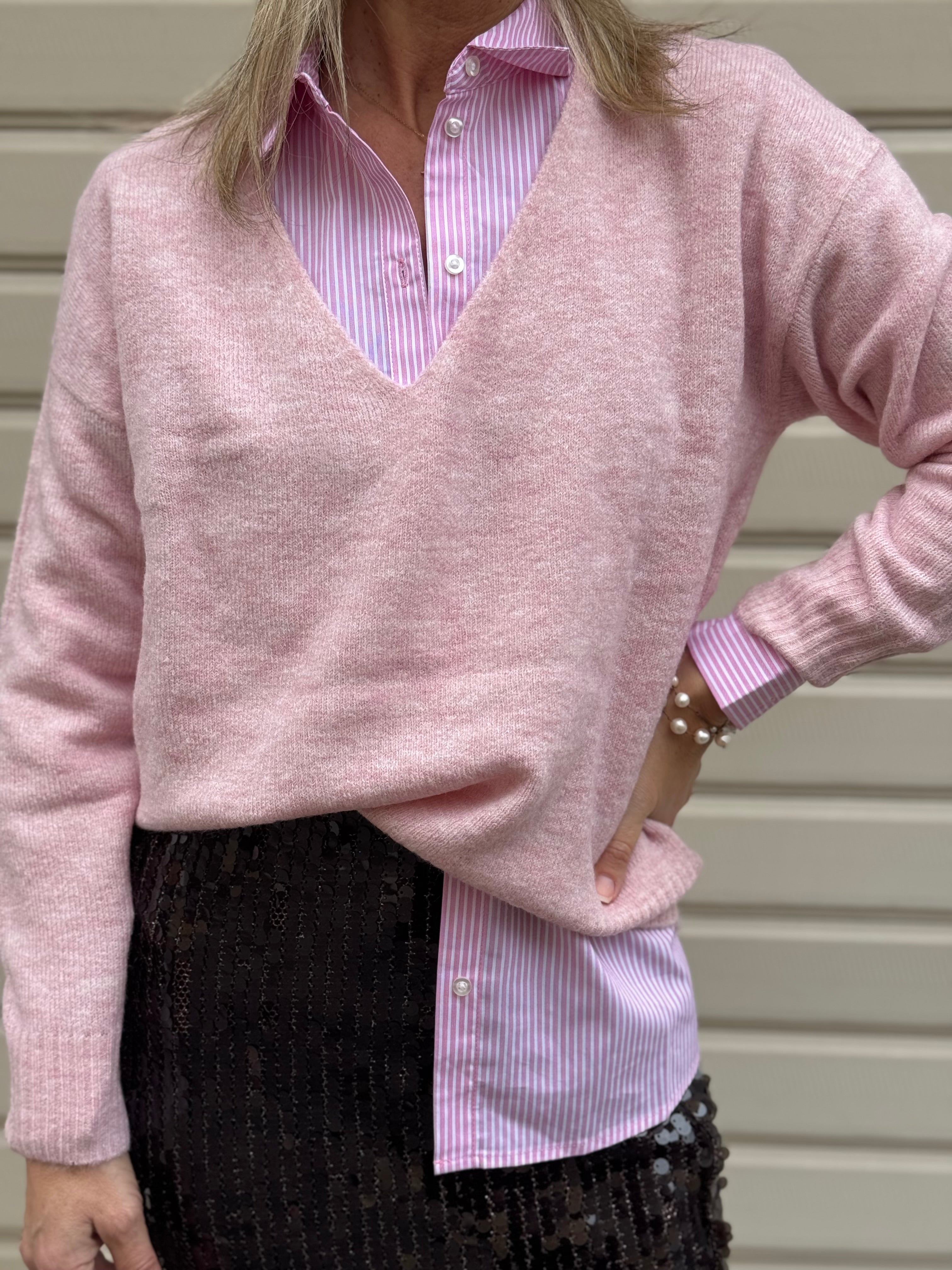 Maglia scollo v pastello 🖍️