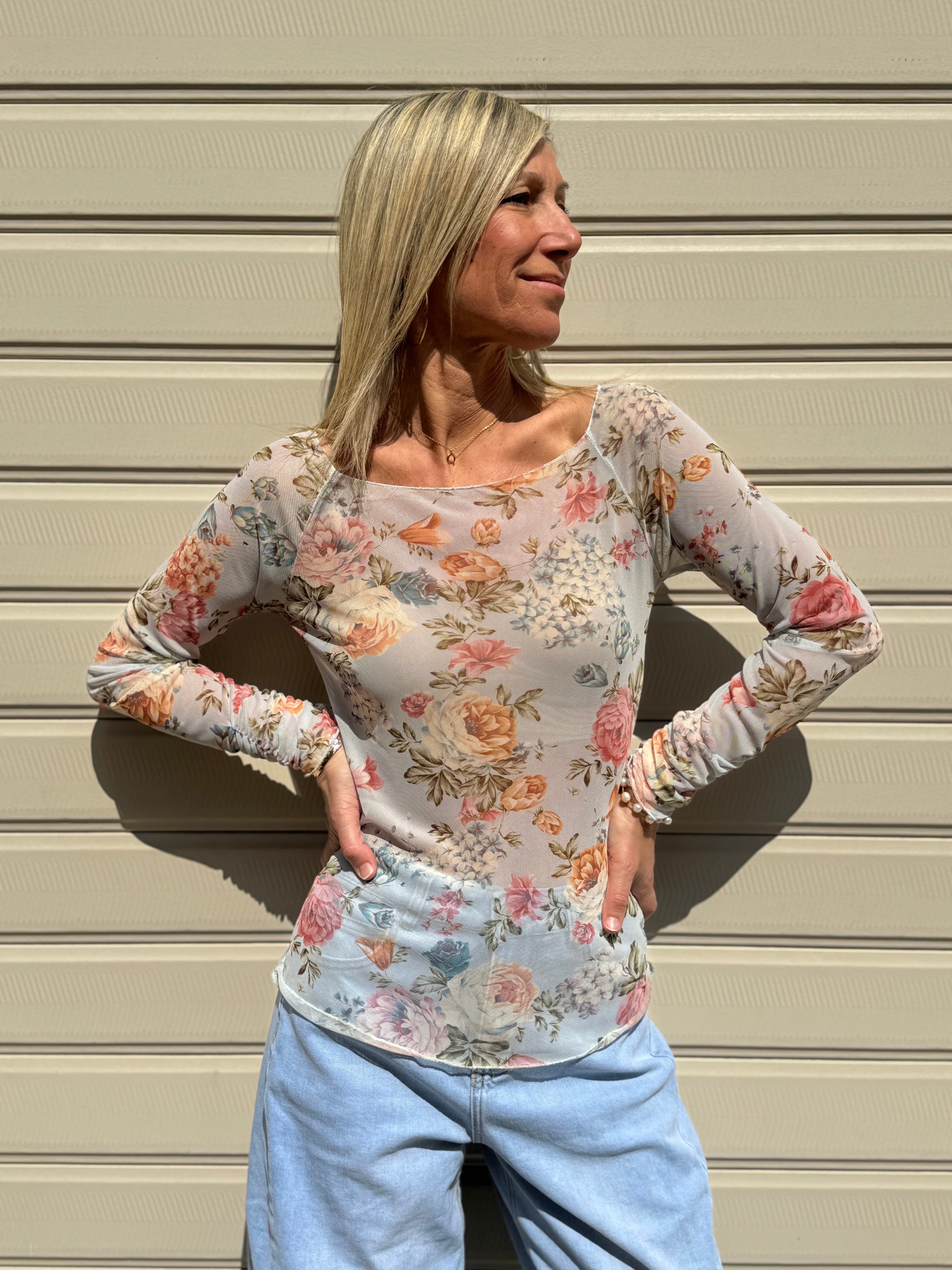 Maglia floreale kontatto
