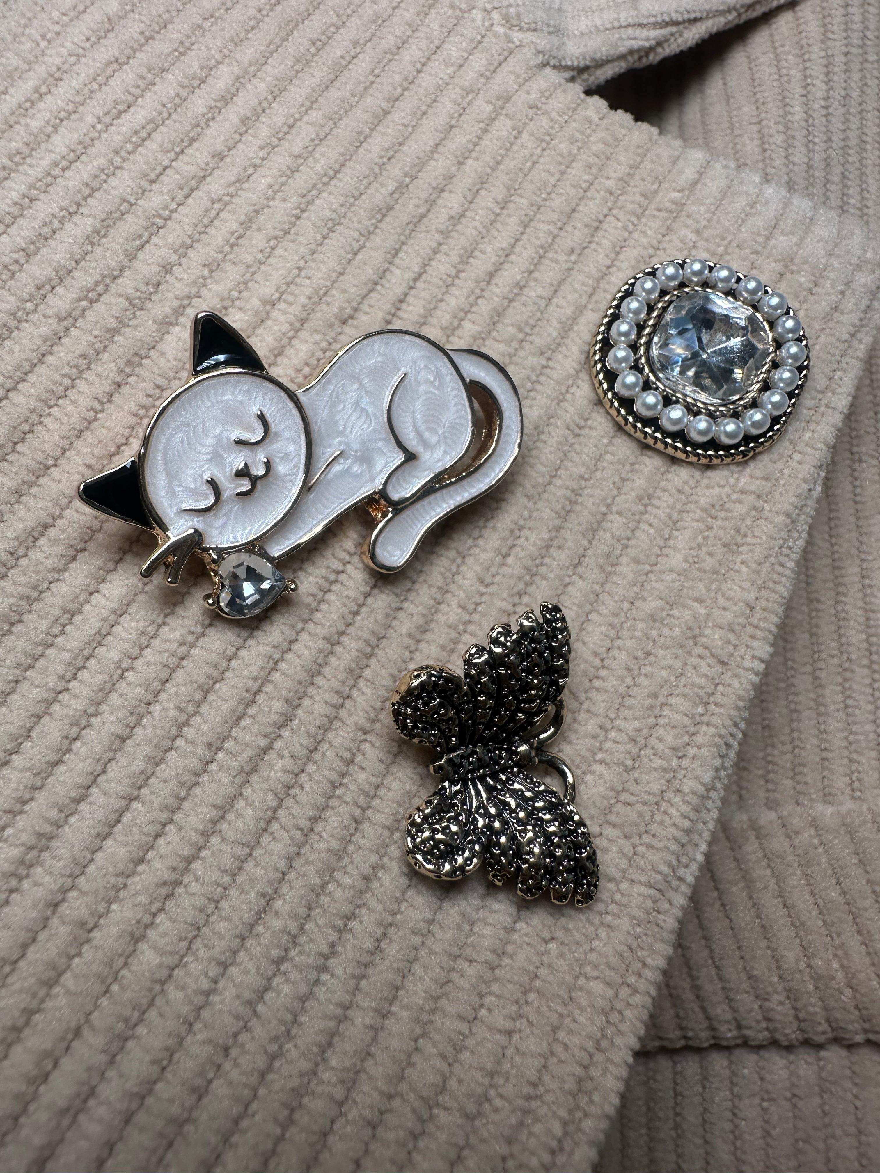 Set spille gatto bianco