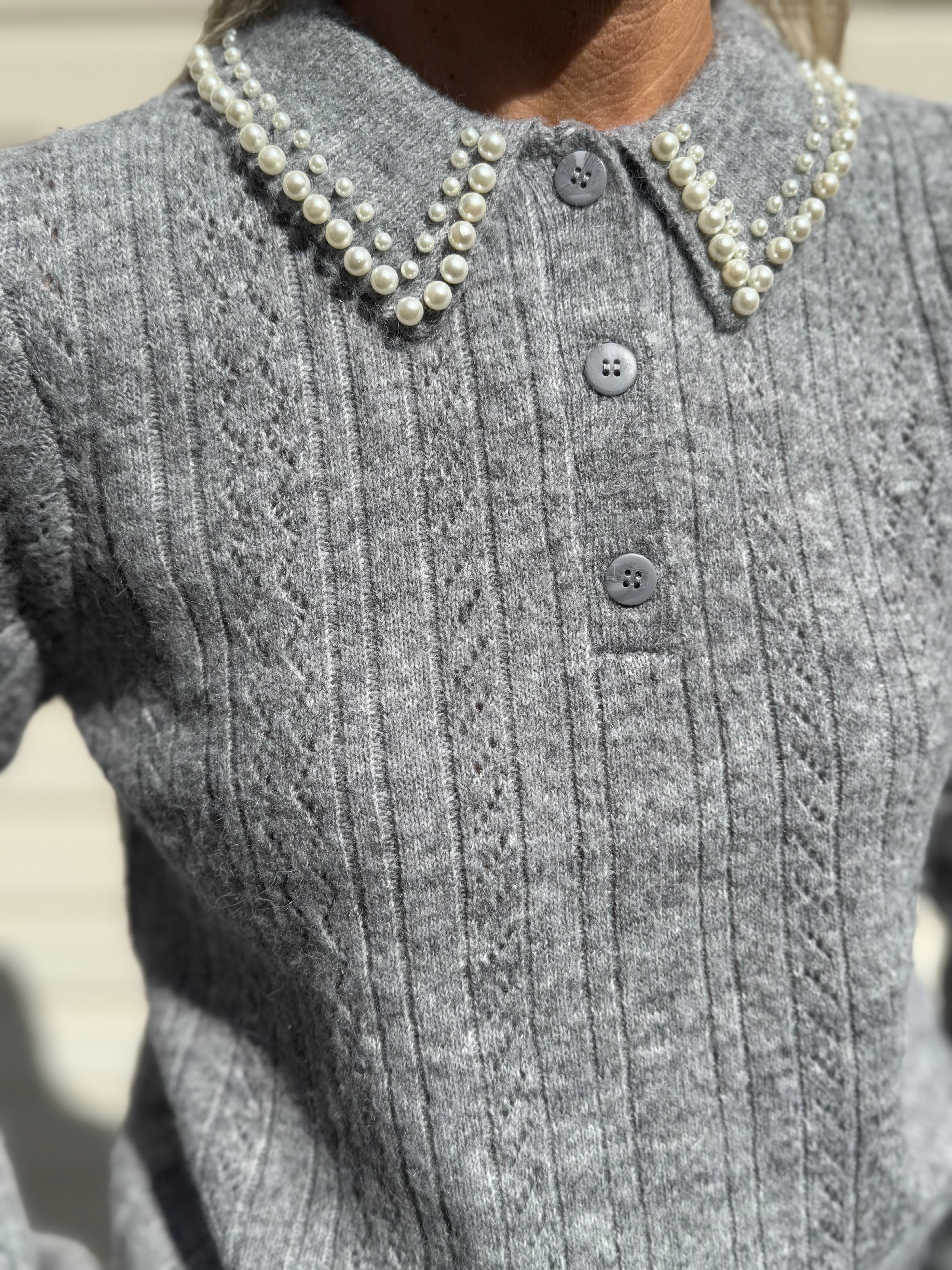 Maglia colletto perle