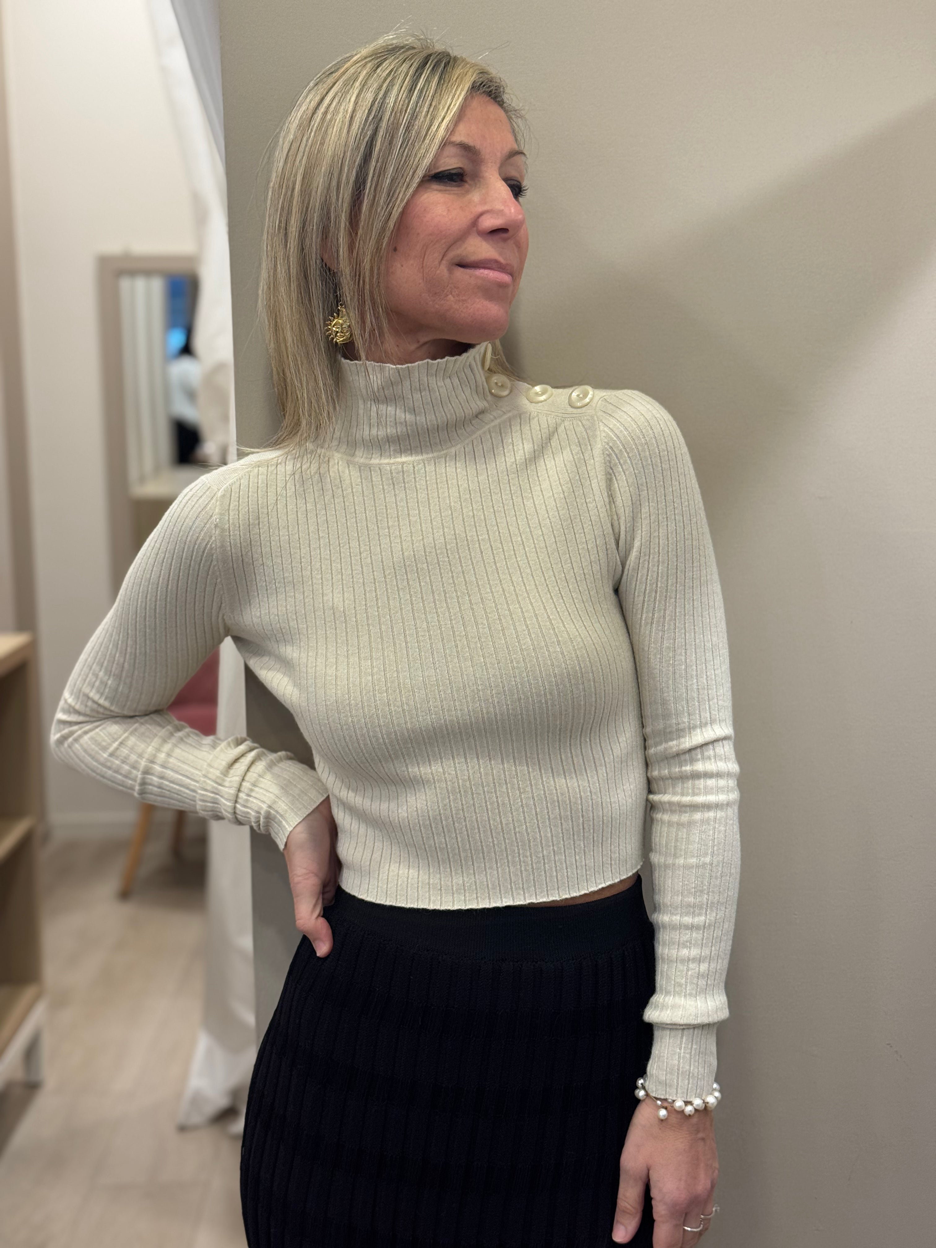 Lupetto bottoni cropped