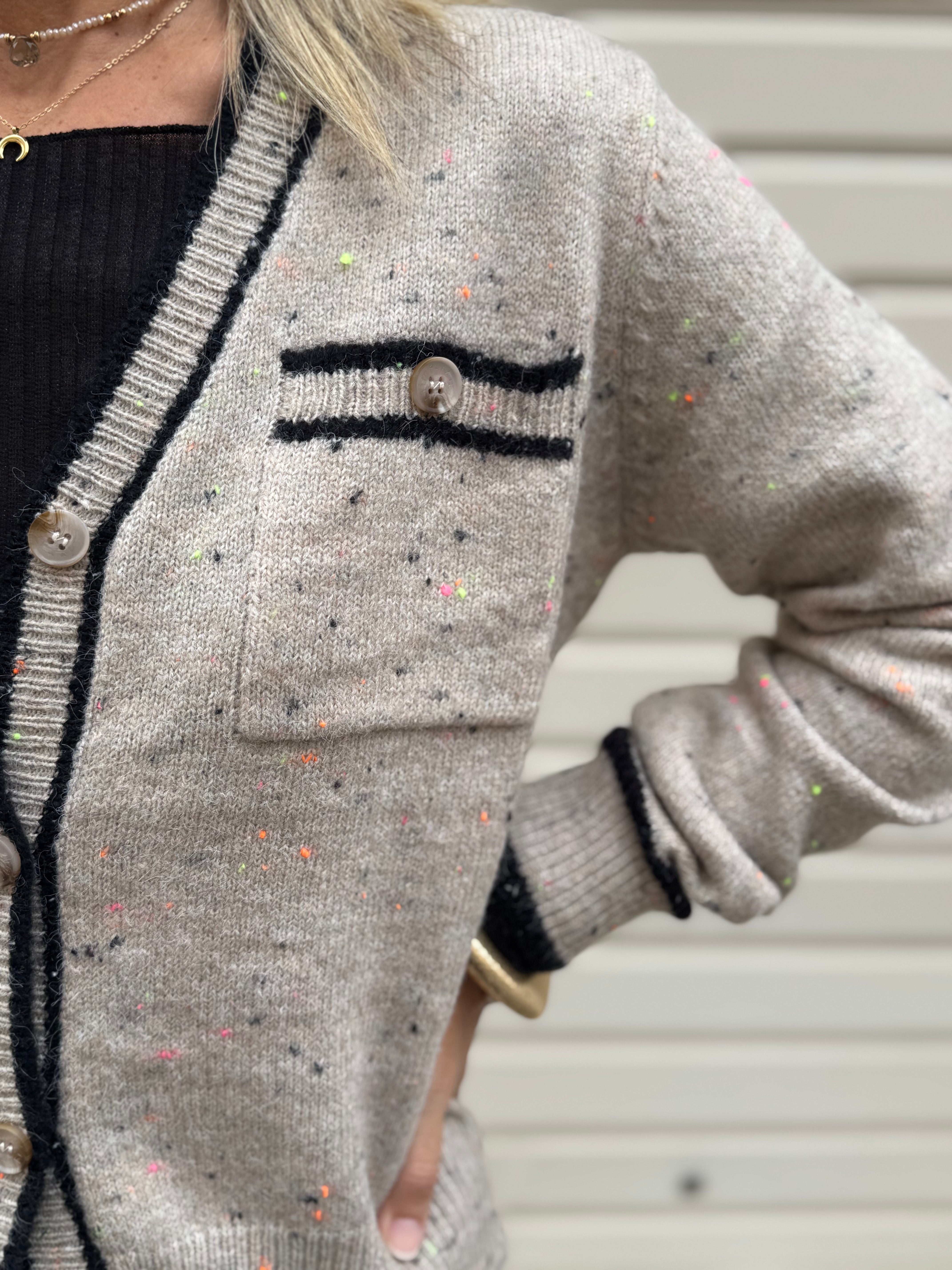 Cardigan puntini fluo